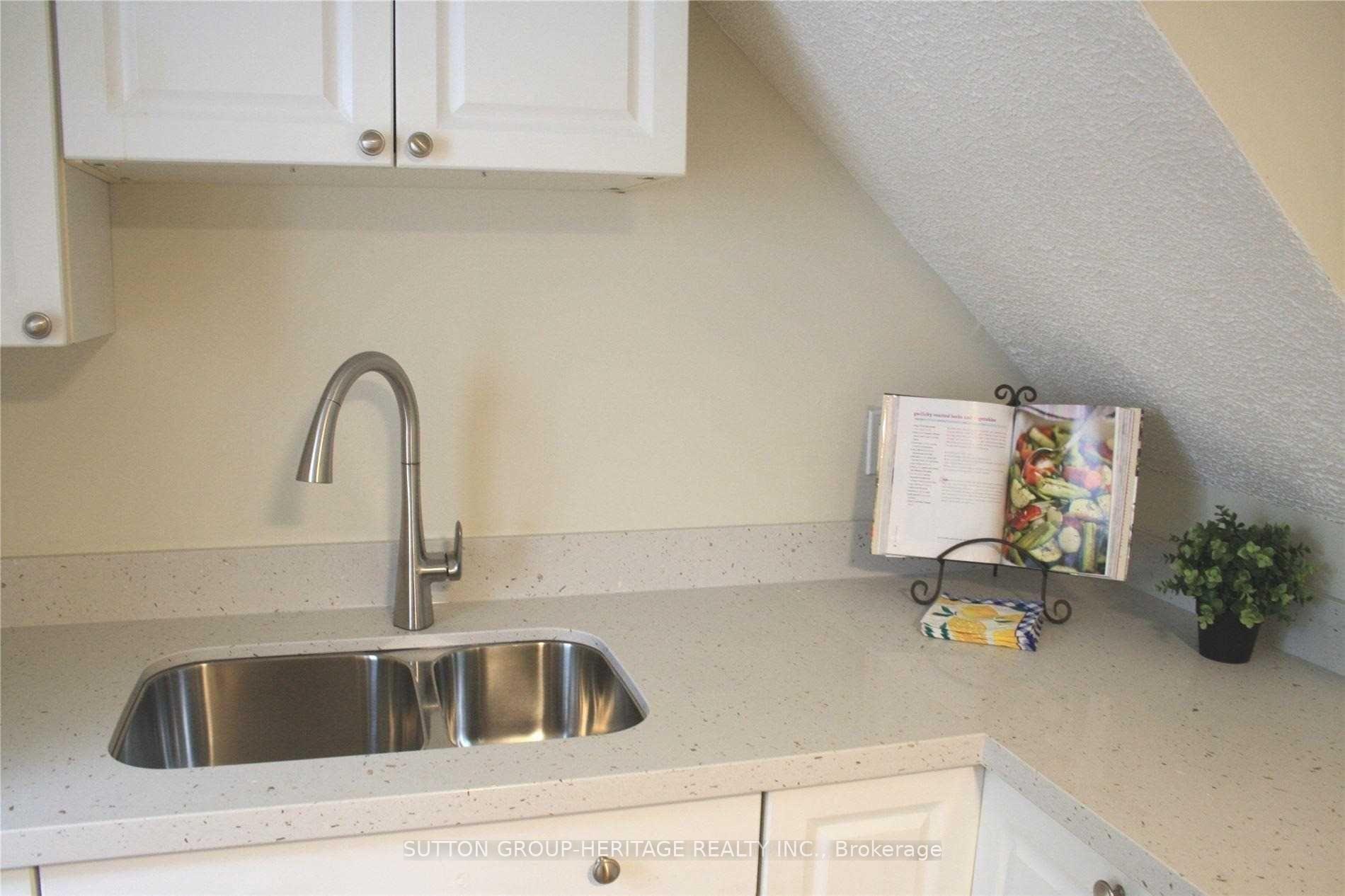Photo 8 of 1612 Dufferin Street, Whitby, Port Whitby — HOMEH
