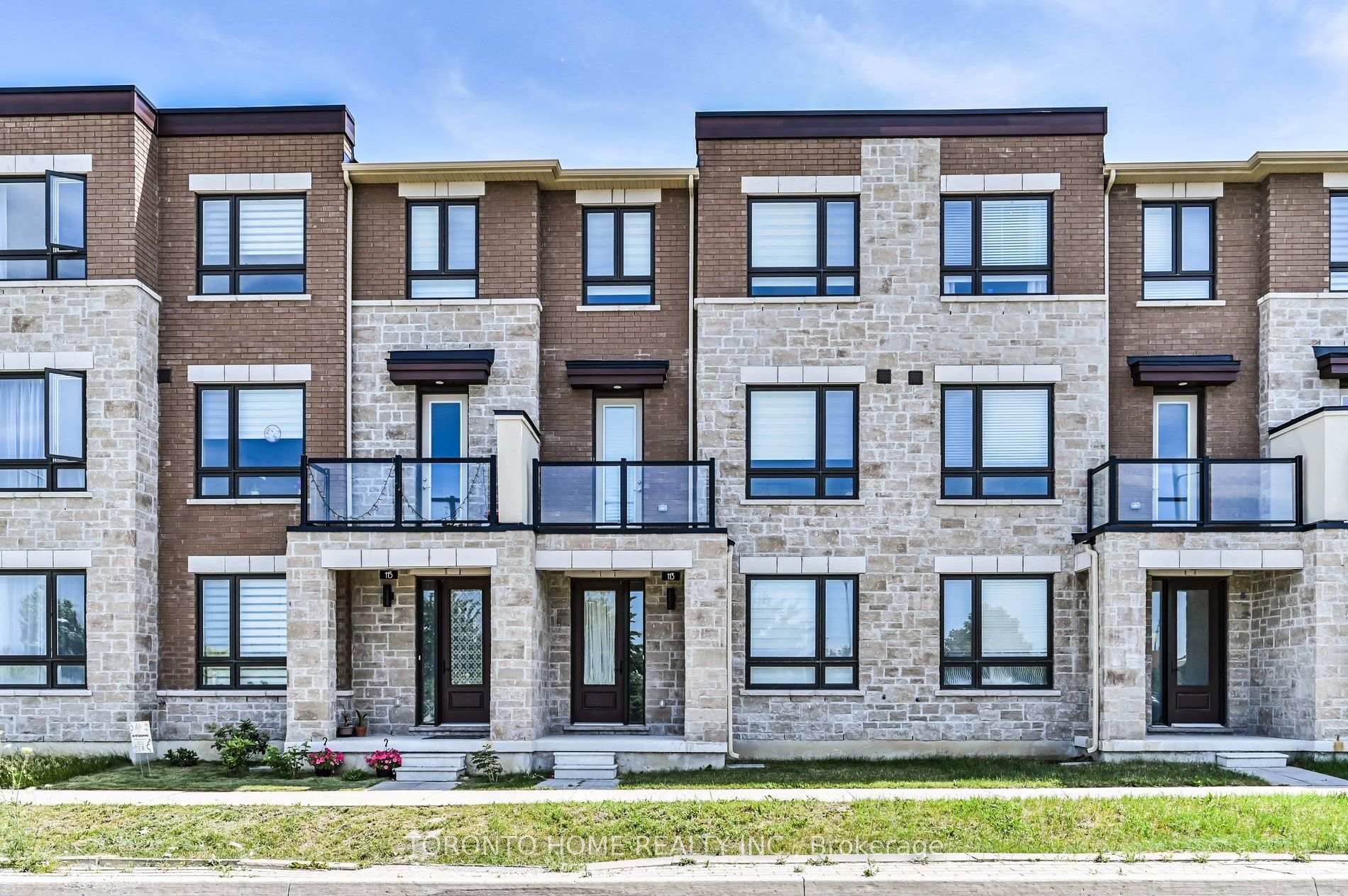 Photo 1 of 113 Mumbai Drive, Markham, Middlefield — HOMEH