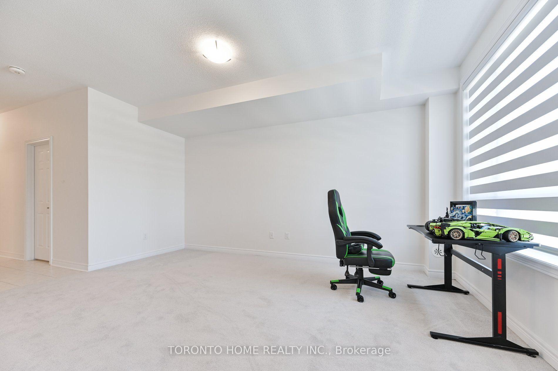 Photo 3 of 113 Mumbai Drive, Markham, Middlefield — HOMEH