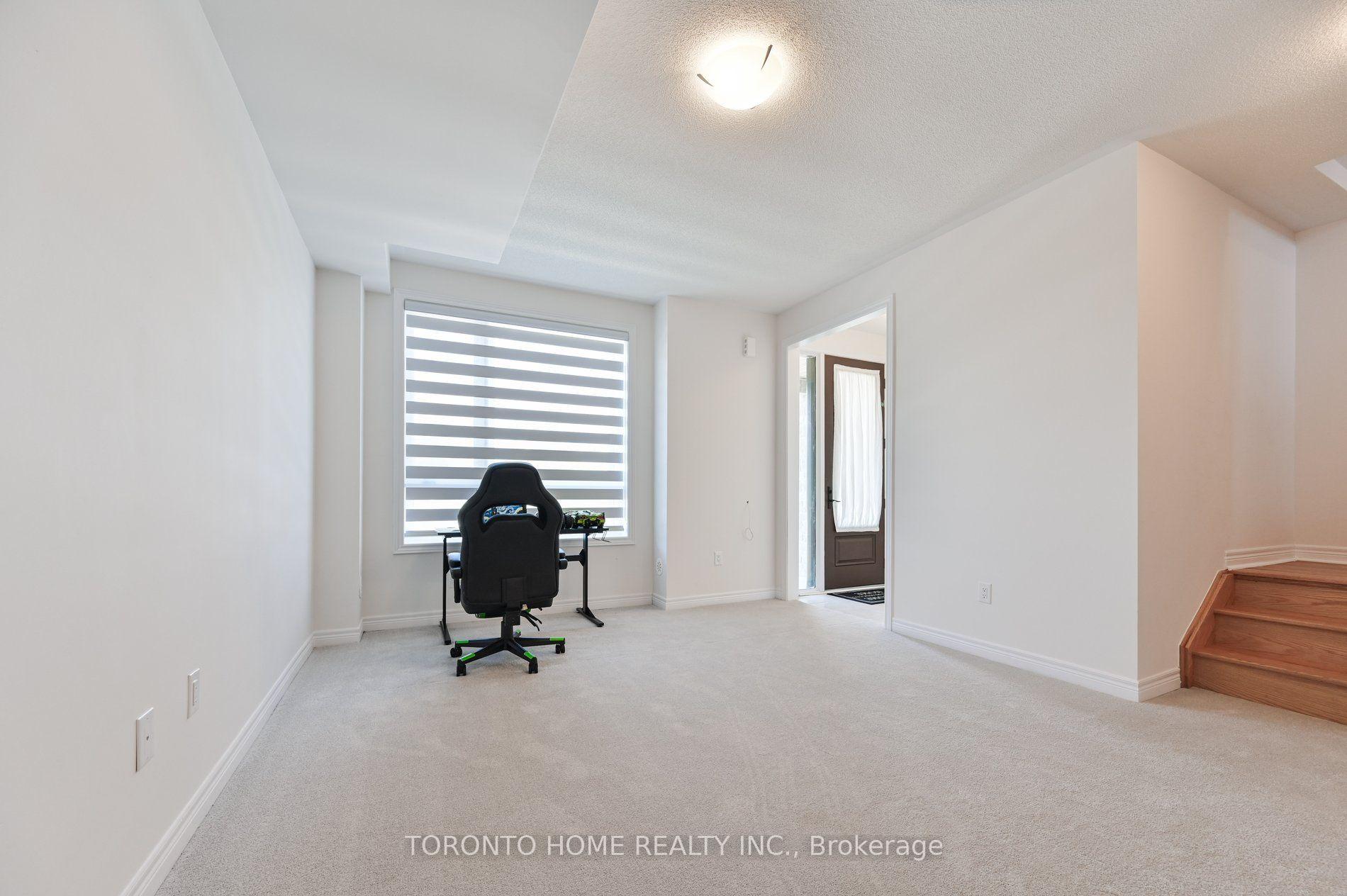 Photo 5 of 113 Mumbai Drive, Markham, Middlefield — HOMEH