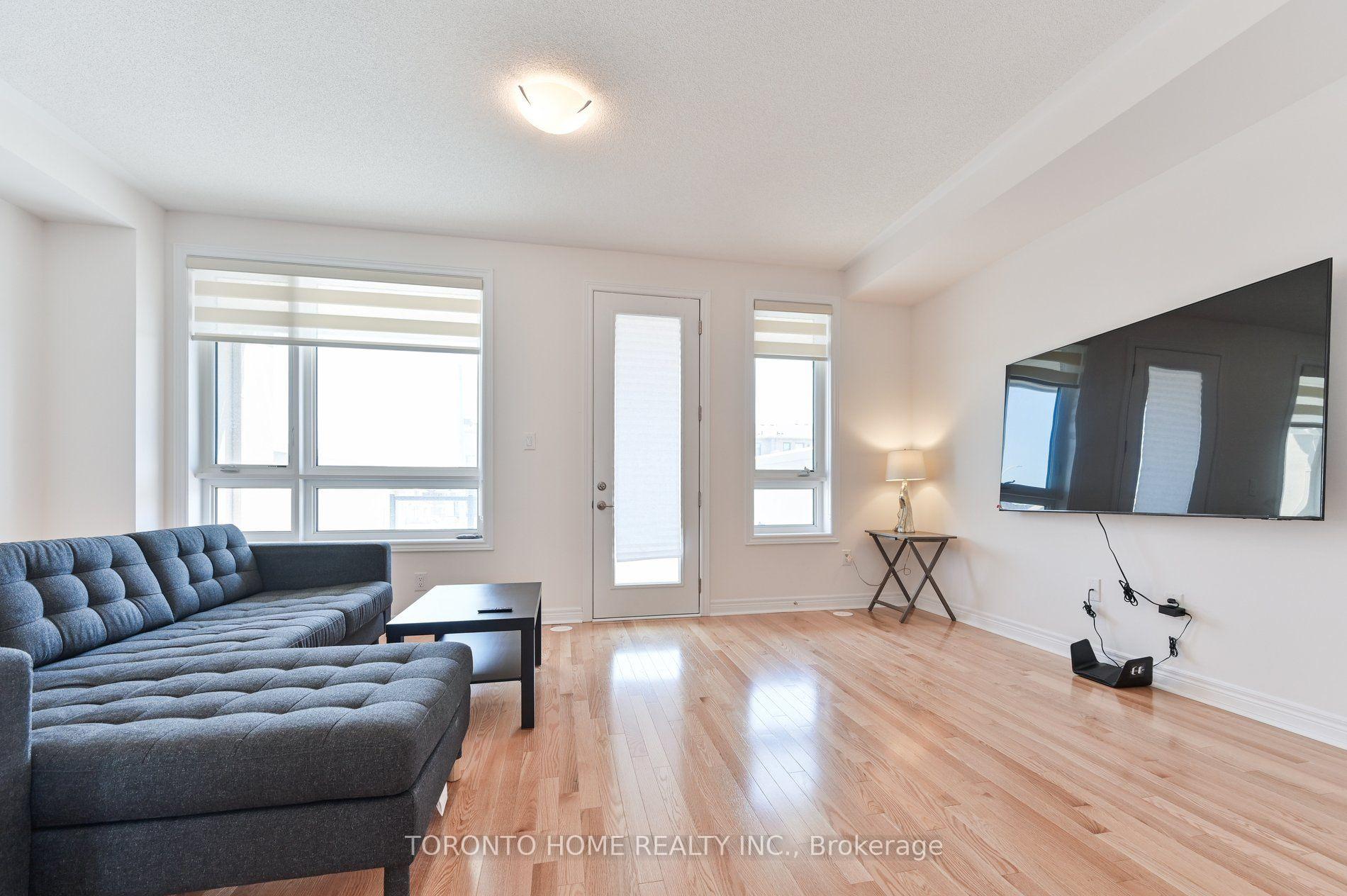 Photo 10 of 113 Mumbai Drive, Markham, Middlefield — HOMEH