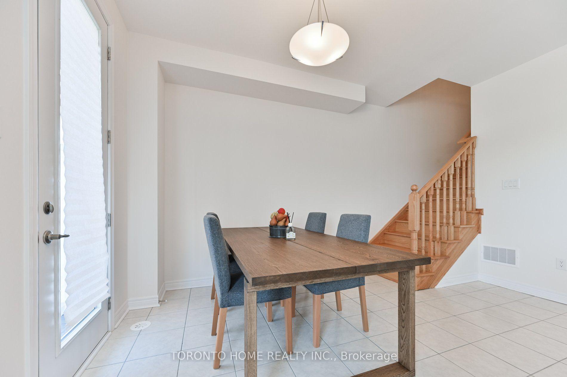 Photo 12 of 113 Mumbai Drive, Markham, Middlefield — HOMEH