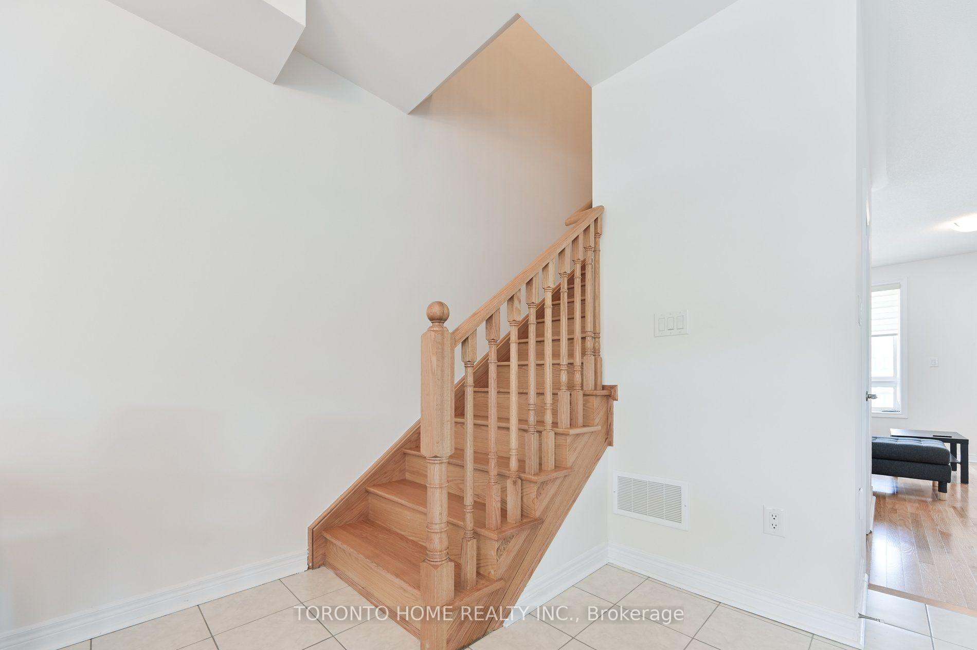 Photo 22 of 113 Mumbai Drive, Markham, Middlefield — HOMEH
