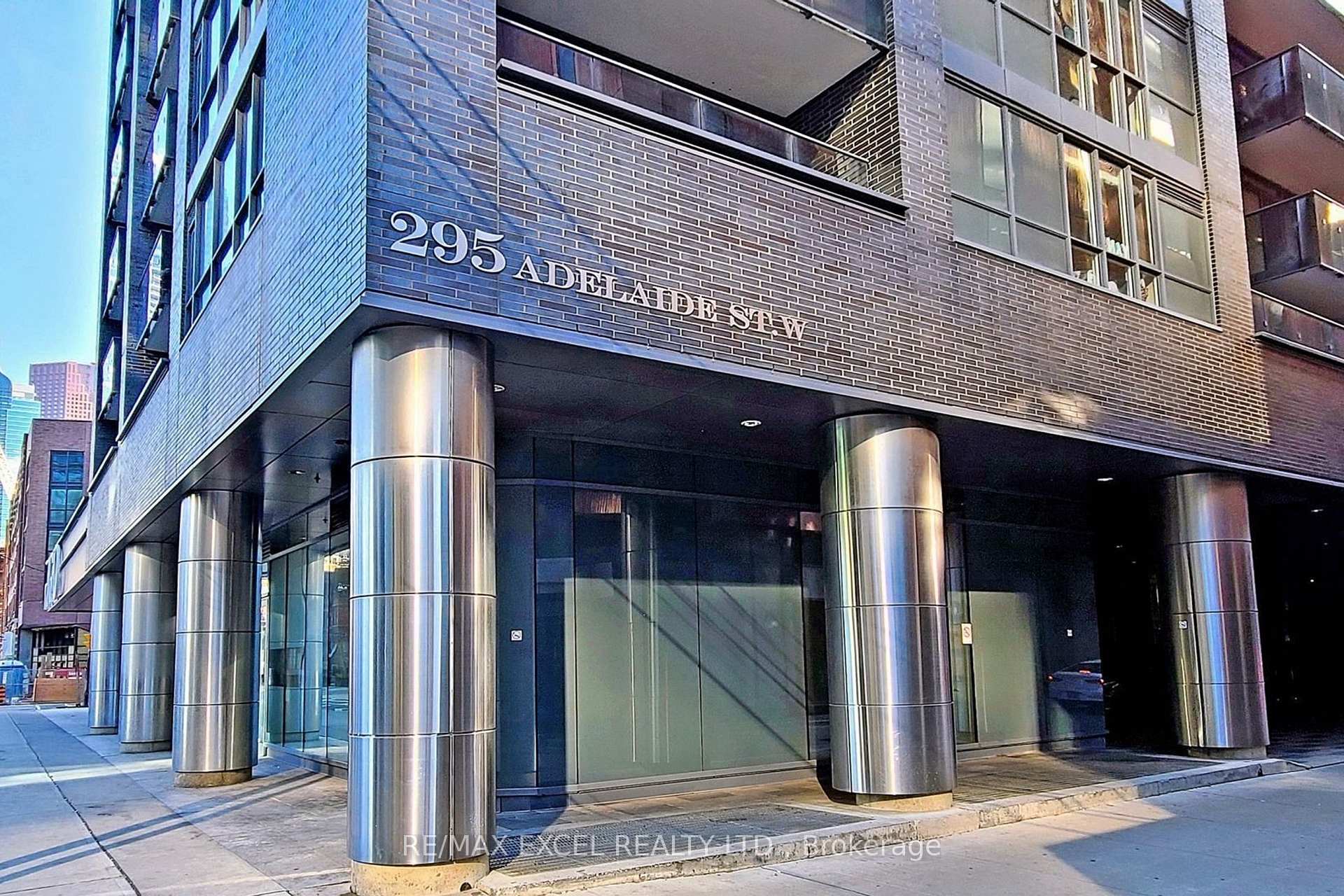 Photo 4 of Unit 1013, 295 Adelaide Street W, Toronto, Waterfront Communities — HOMEH