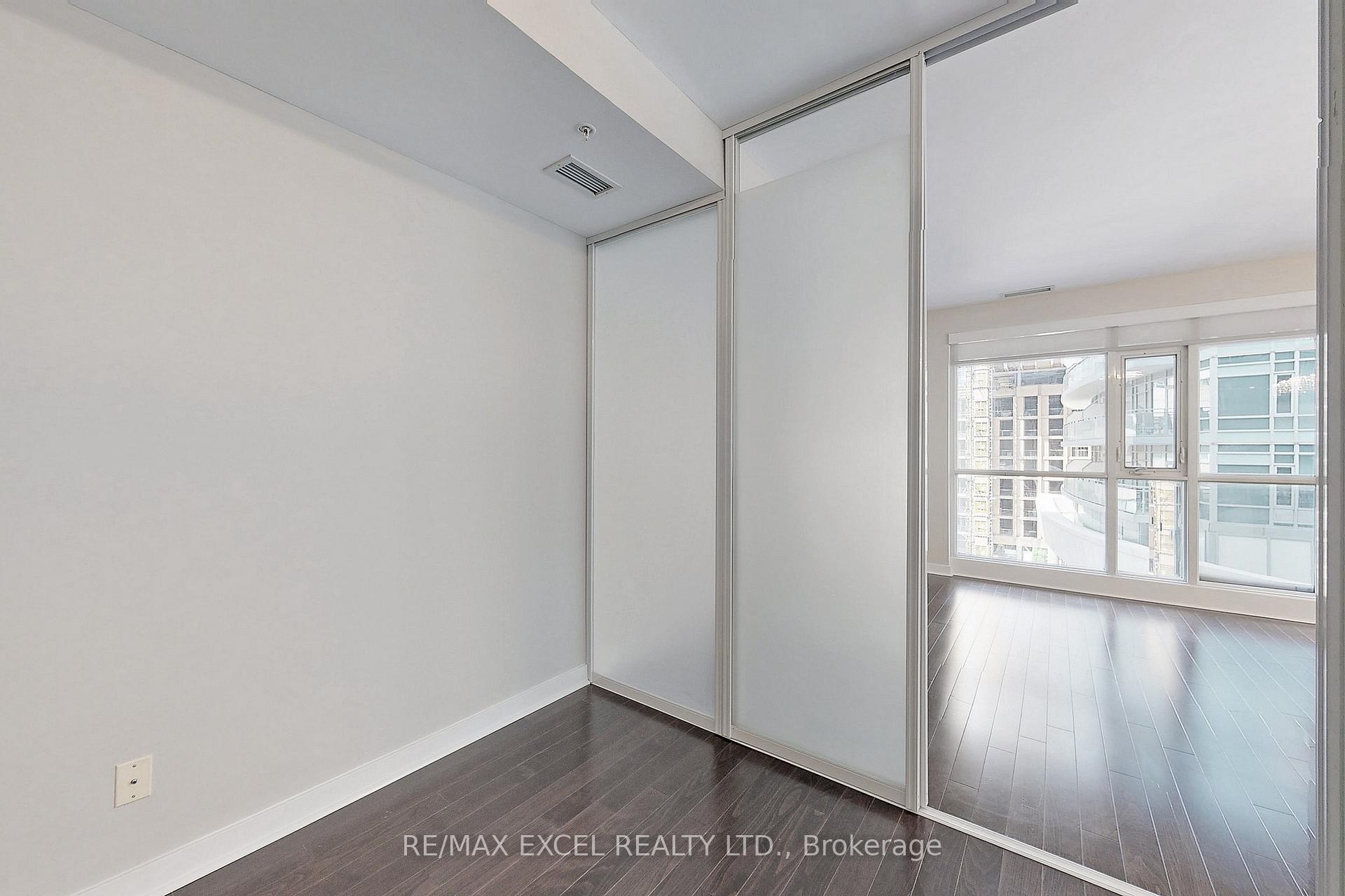 Photo 17 of Unit 1013, 295 Adelaide Street W, Toronto, Waterfront Communities — HOMEH