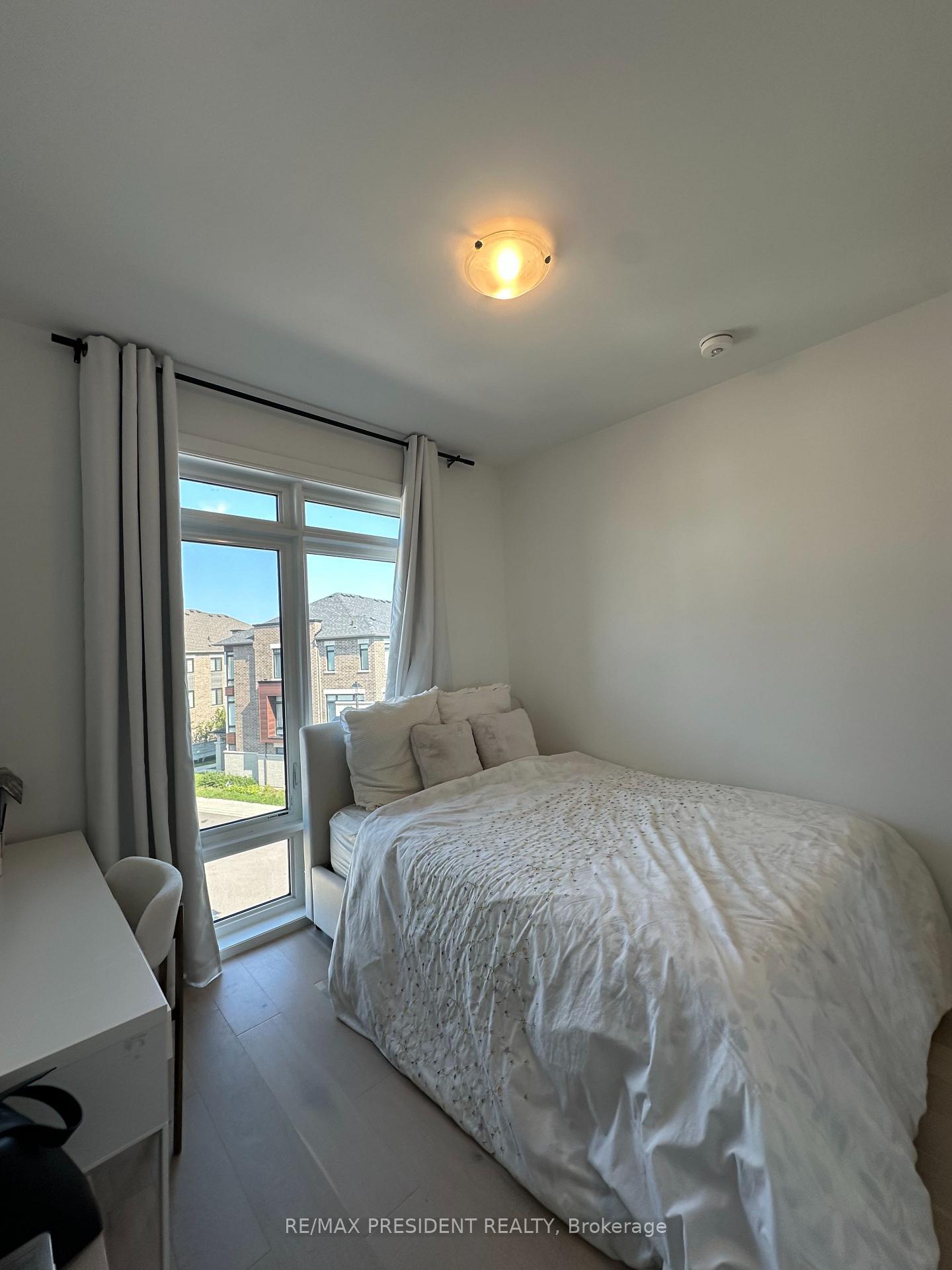 Photo 9 of 63 Holyrood Crescent, Vaughan, Kleinburg — HOMEH