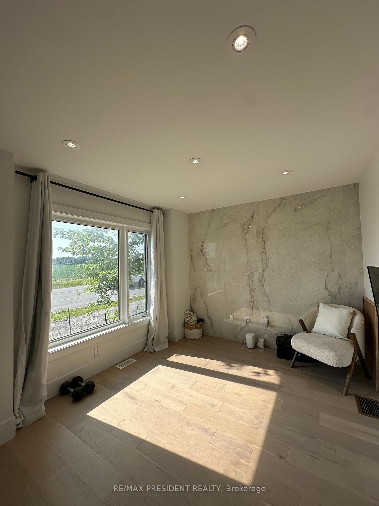 Photo 13 of 63 Holyrood Crescent, Vaughan, Kleinburg — HOMEH