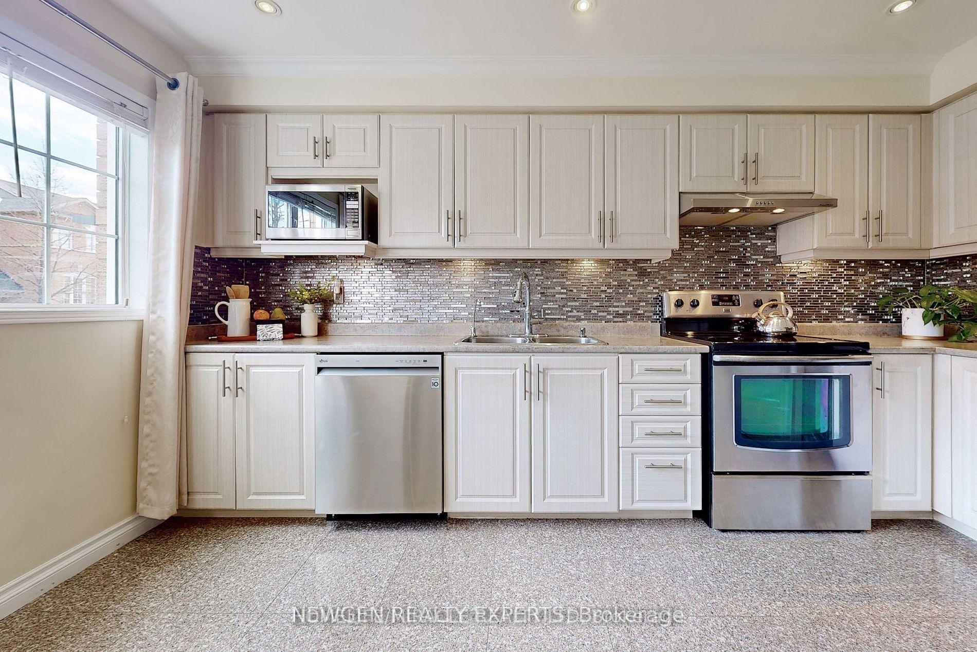 Photo 9 of Unit 108, 57 Brickyard Way, Brampton, Brampton North — HOMEH