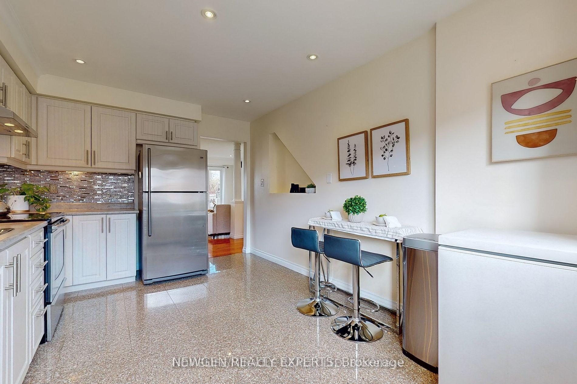 Photo 10 of Unit 108, 57 Brickyard Way, Brampton, Brampton North — HOMEH