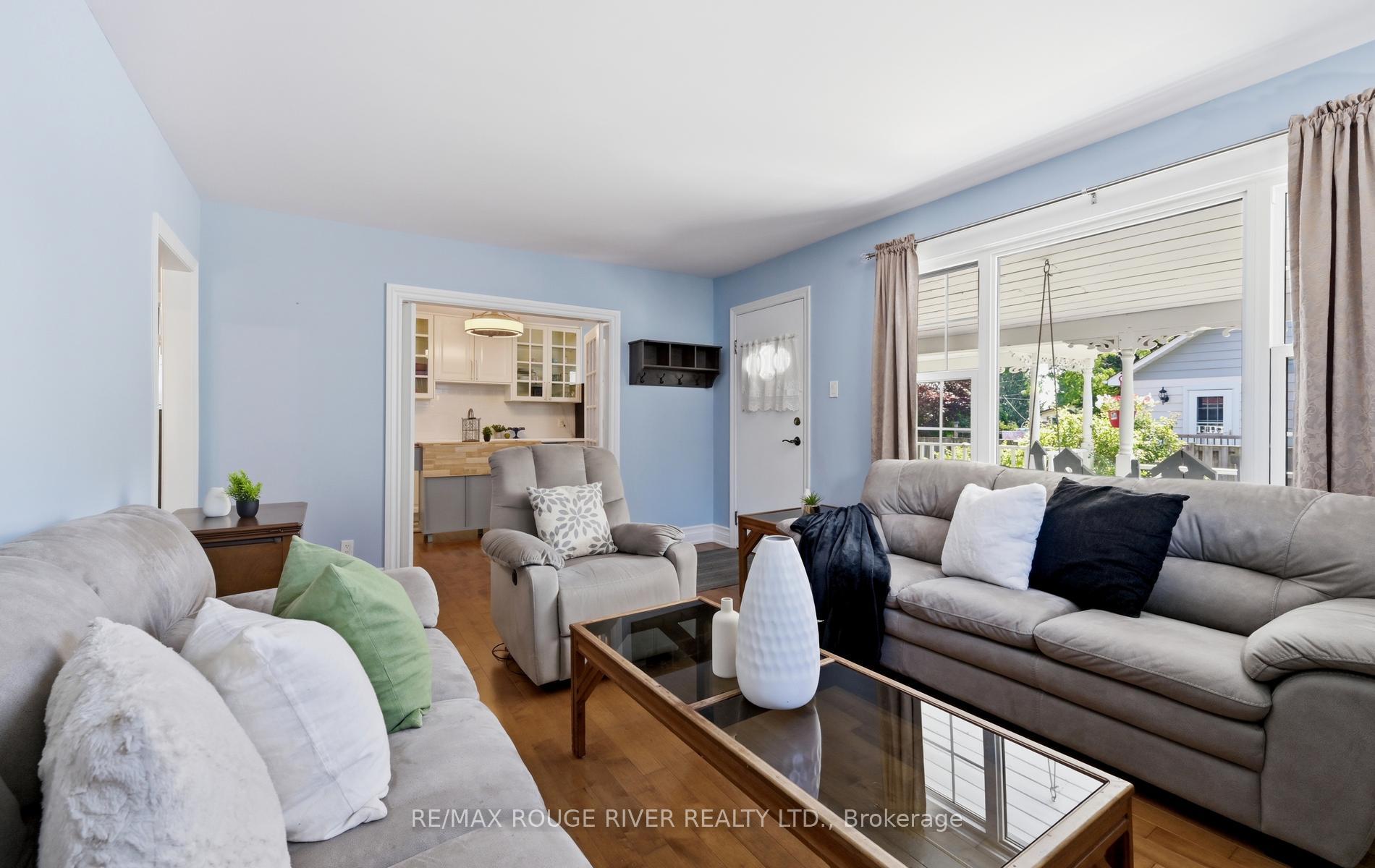 Photo 42 of 303 Burns Street E, Whitby, Downtown Whitby — HOMEH