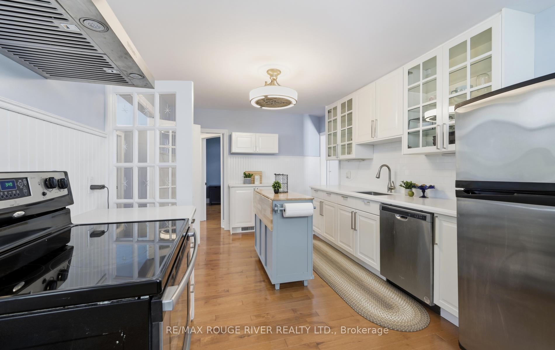 Photo 51 of 303 Burns Street E, Whitby, Downtown Whitby — HOMEH