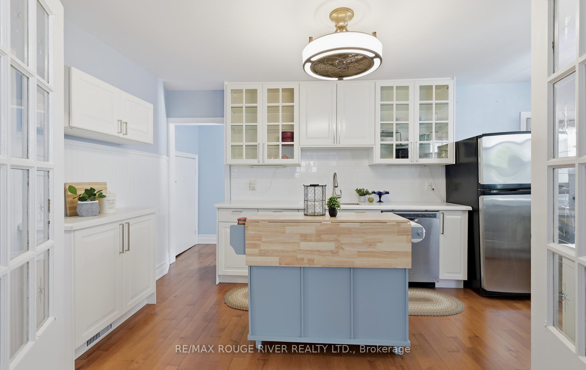 Photo 54 of 303 Burns Street E, Whitby, Downtown Whitby — HOMEH