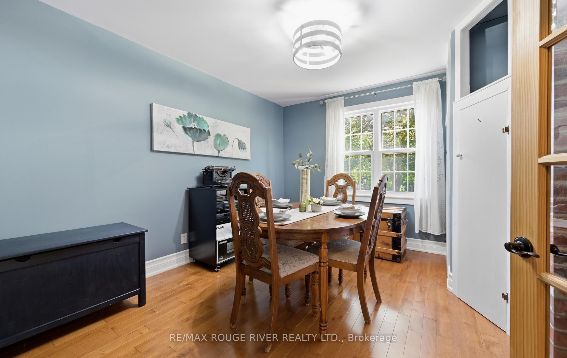 Photo 55 of 303 Burns Street E, Whitby, Downtown Whitby — HOMEH
