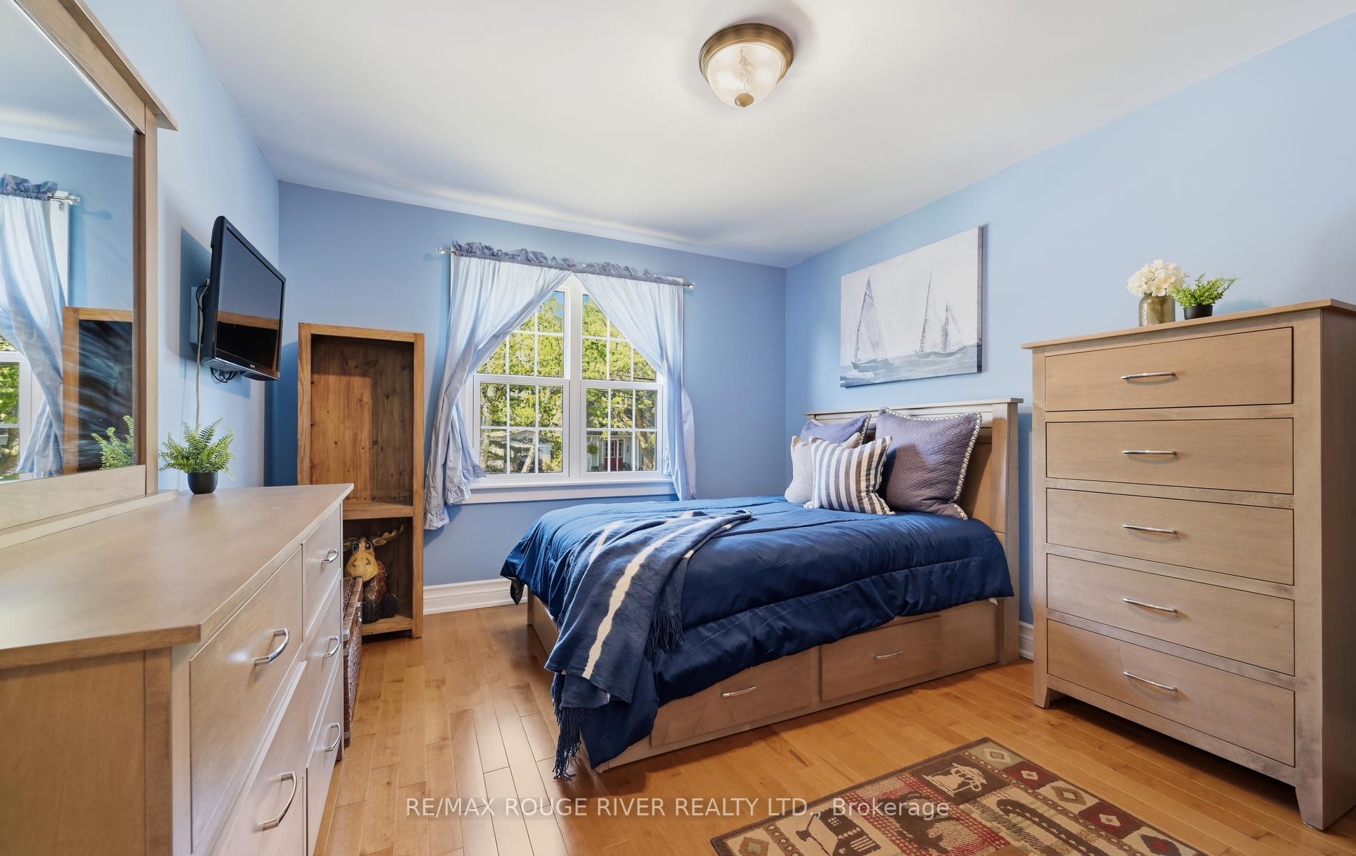 Photo 57 of 303 Burns Street E, Whitby, Downtown Whitby — HOMEH