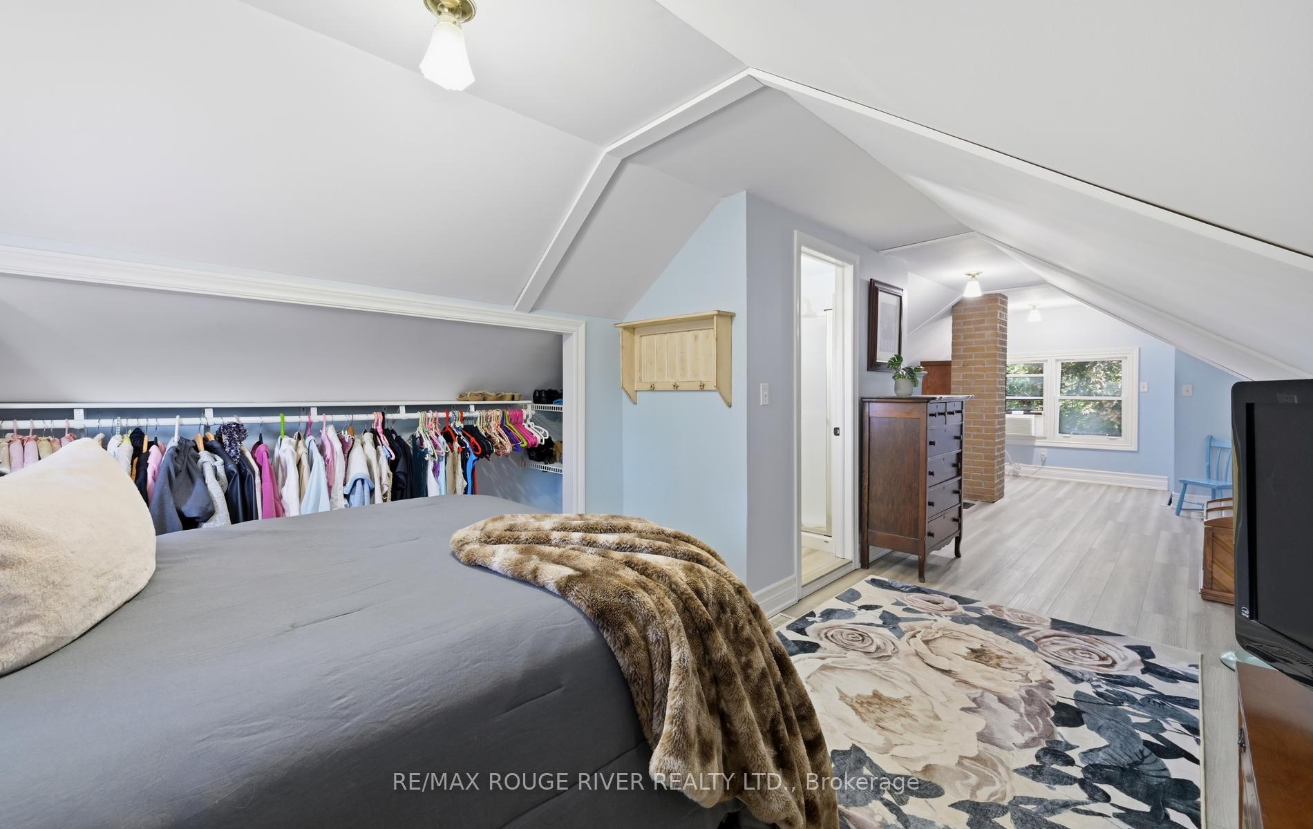 Photo 61 of 303 Burns Street E, Whitby, Downtown Whitby — HOMEH