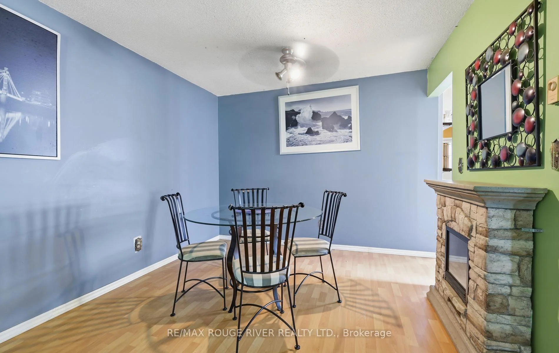 Photo 10 of 303 Burns Street E, Whitby, Downtown Whitby — HOMEH
