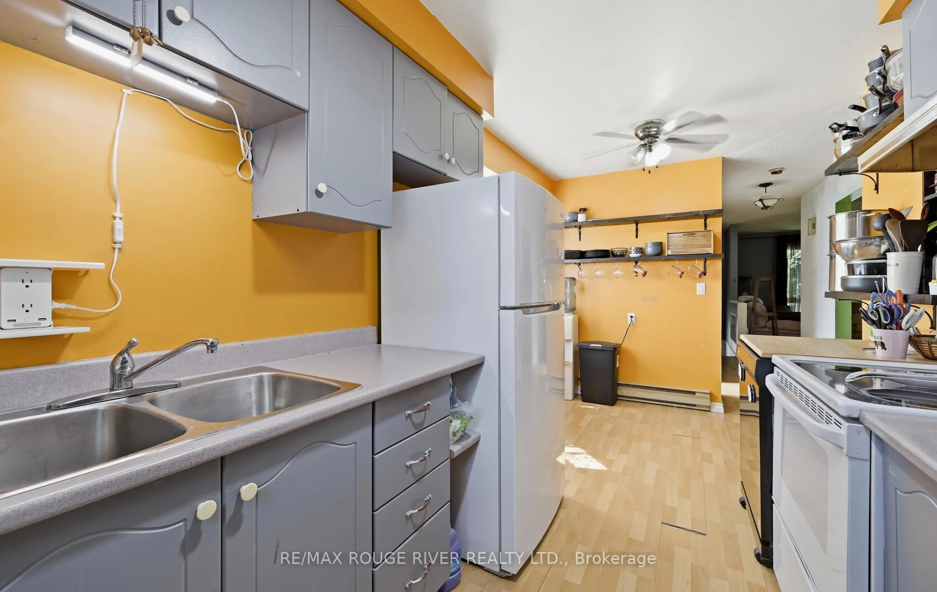Photo 16 of 303 Burns Street E, Whitby, Downtown Whitby — HOMEH