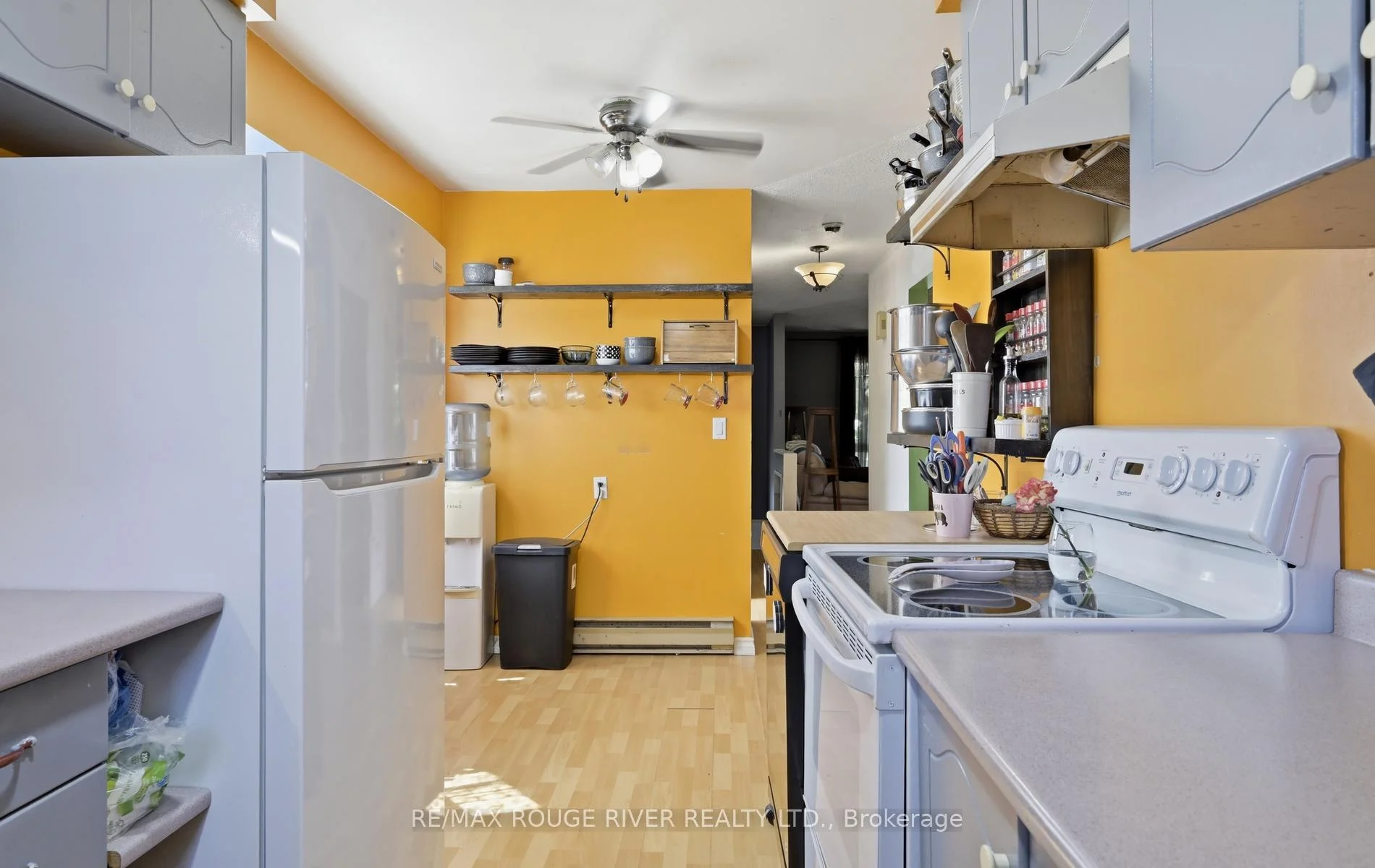 Photo 17 of 303 Burns Street E, Whitby, Downtown Whitby — HOMEH