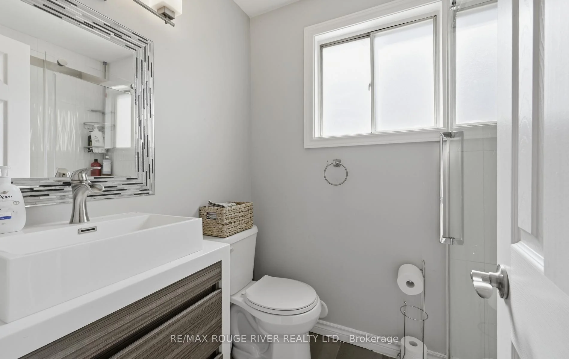 Photo 20 of 303 Burns Street E, Whitby, Downtown Whitby — HOMEH