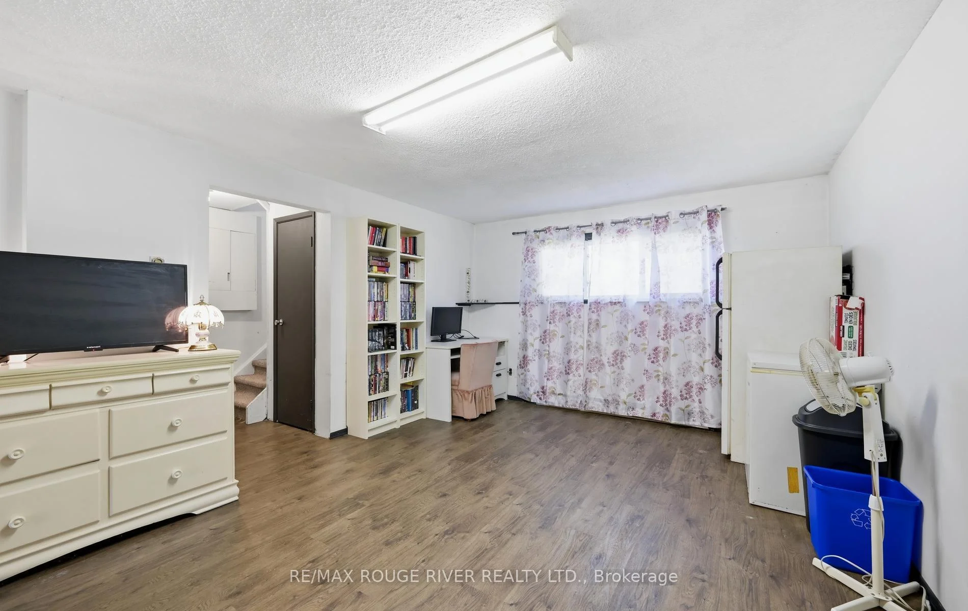 Photo 22 of 303 Burns Street E, Whitby, Downtown Whitby — HOMEH