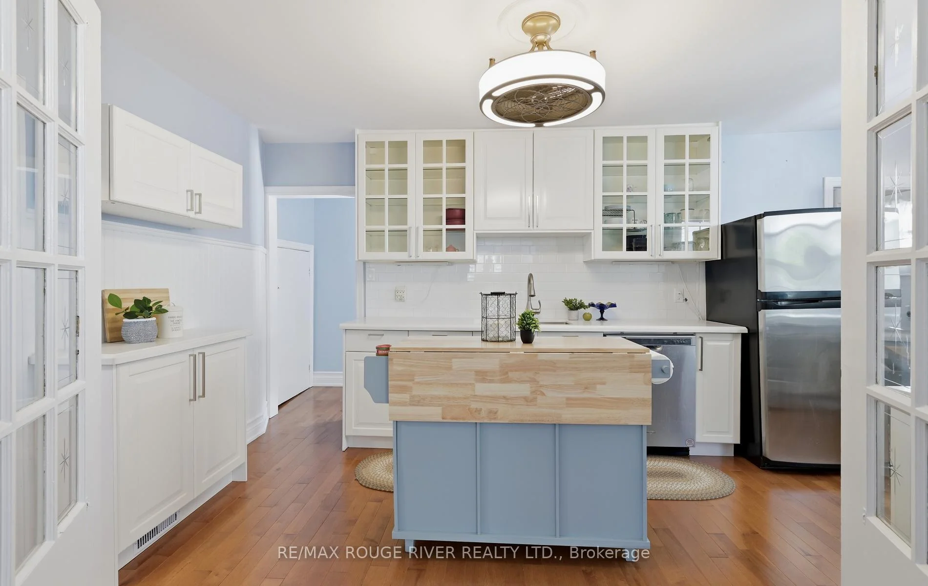 Photo 52 of 303 Burns Street E, Whitby, Downtown Whitby — HOMEH