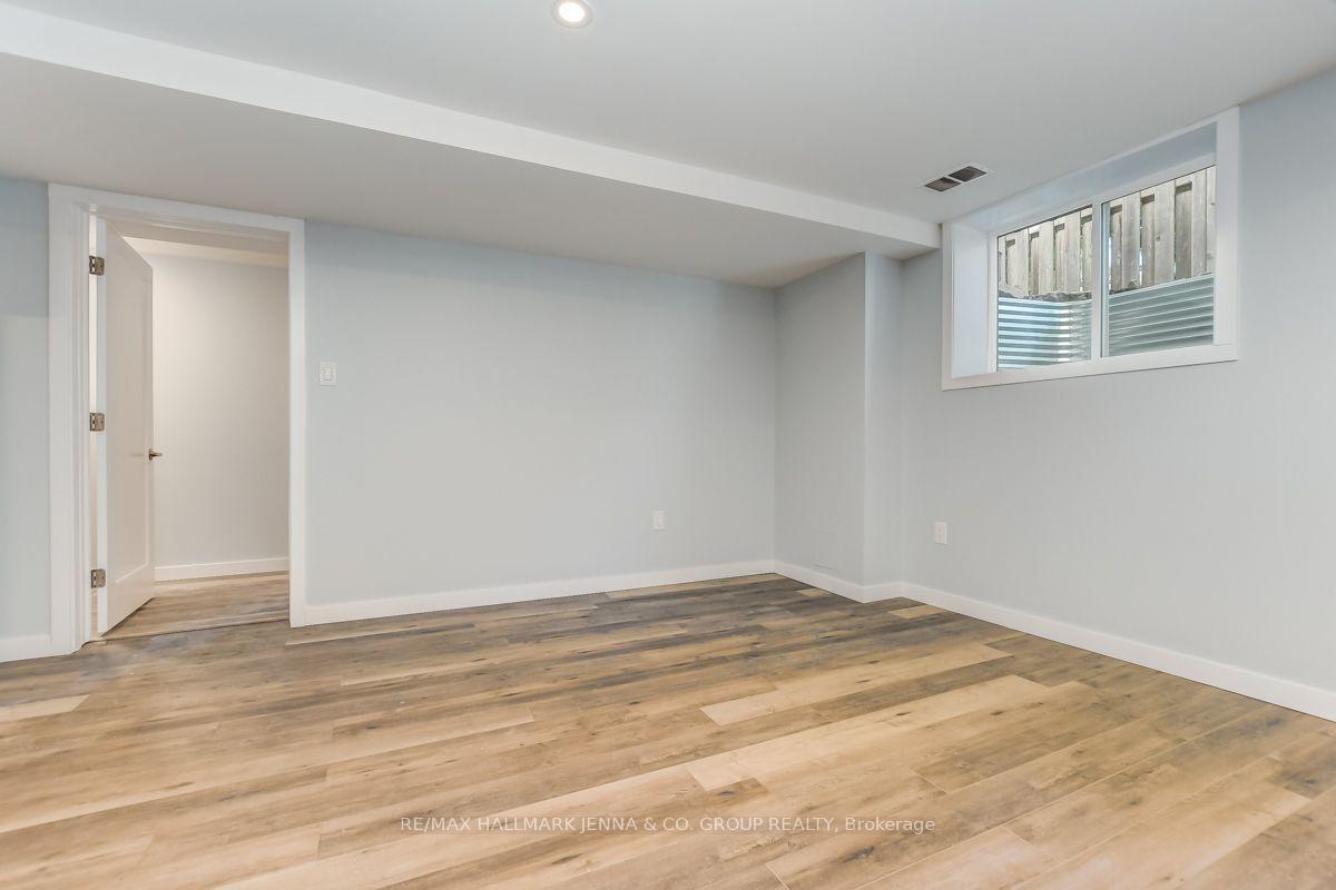 Photo 11 of 21 B St Remy Drive, Ottawa, Barrhaven - Pheasant Run — HOMEH