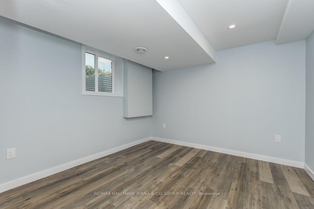 Photo 12 of 21 B St Remy Drive, Ottawa, Barrhaven - Pheasant Run — HOMEH