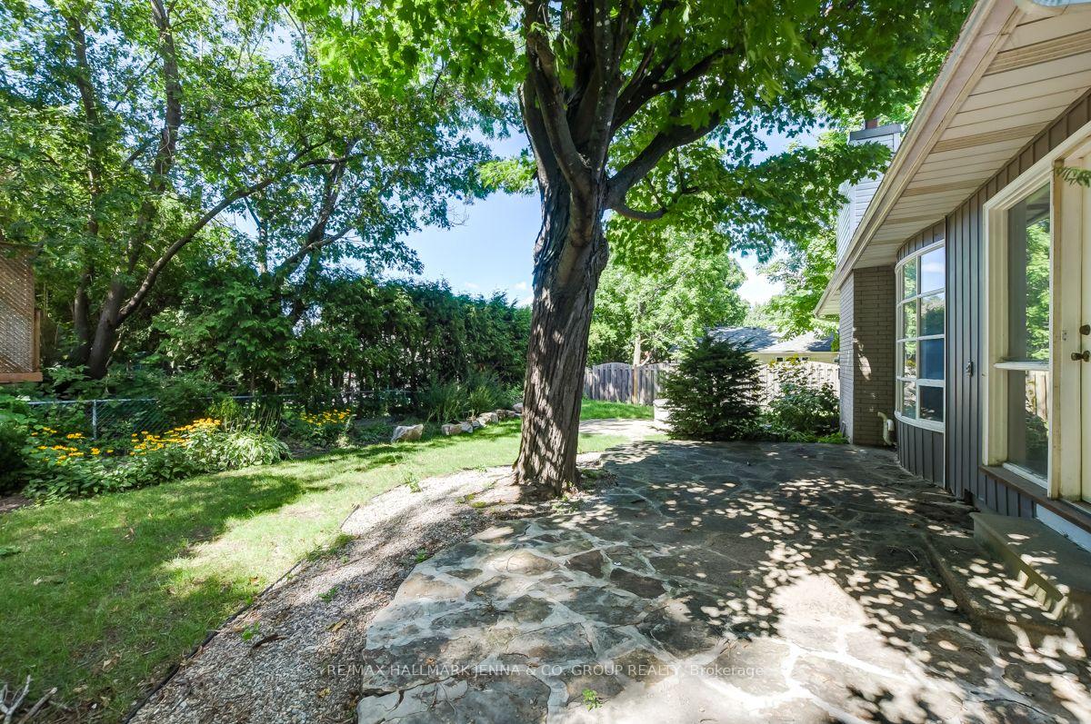 Photo 17 of 21 B St Remy Drive, Ottawa, Barrhaven - Pheasant Run — HOMEH