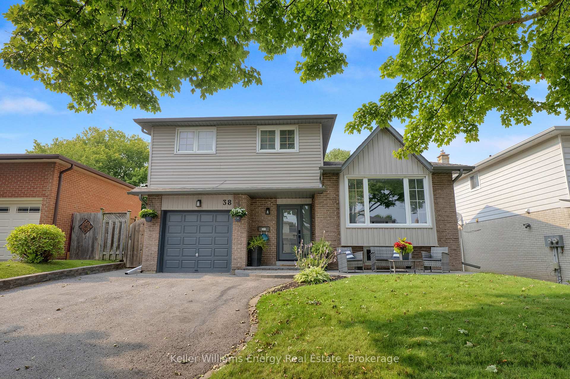 Photo 1 of 38 Spry Avenue, Clarington, Bowmanville — HOMEH