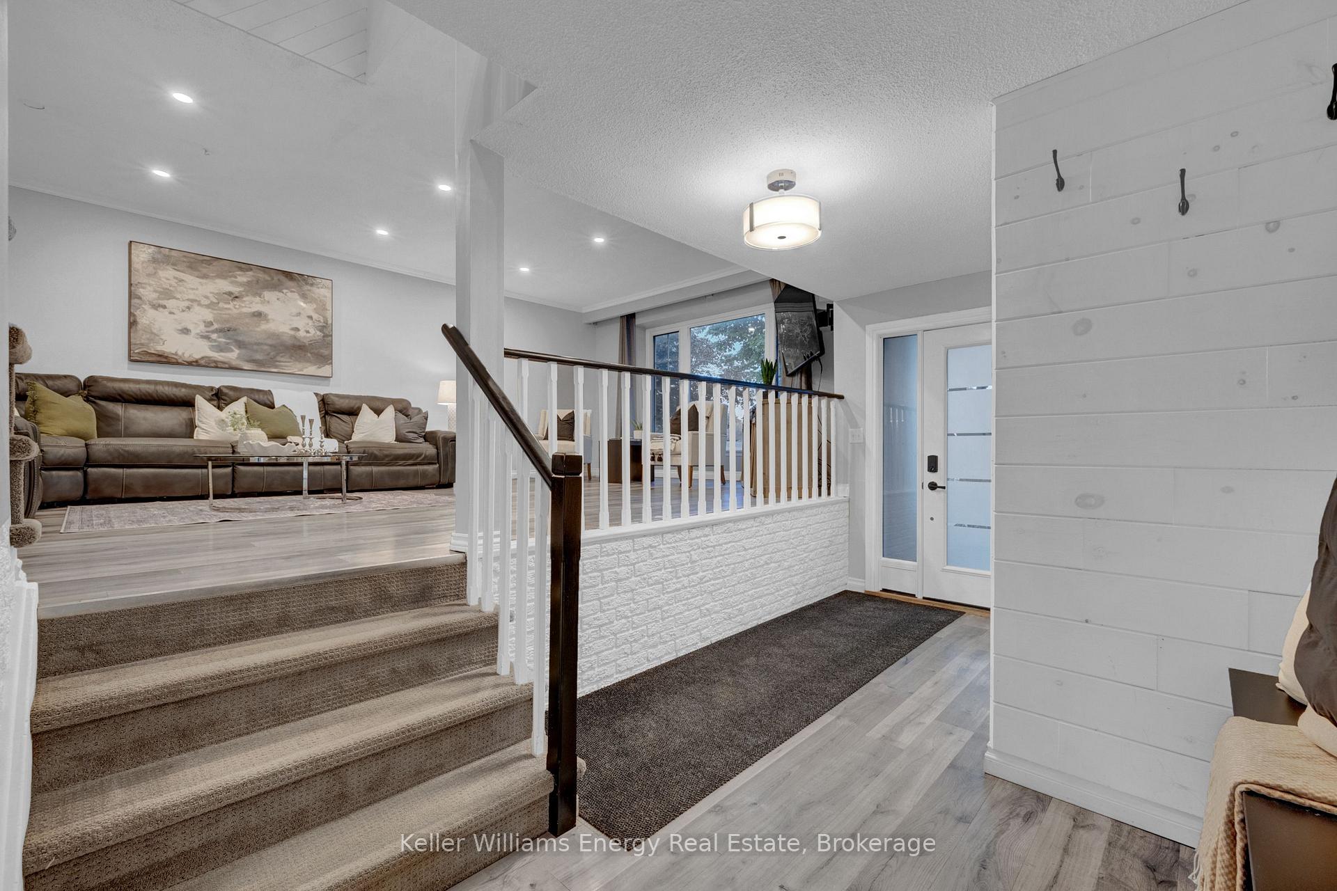 Photo 7 of 38 Spry Avenue, Clarington, Bowmanville — HOMEH