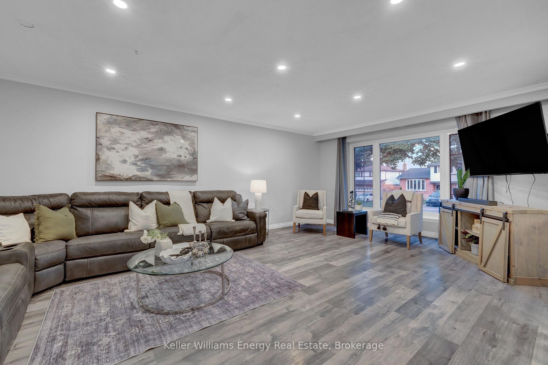 Photo 9 of 38 Spry Avenue, Clarington, Bowmanville — HOMEH