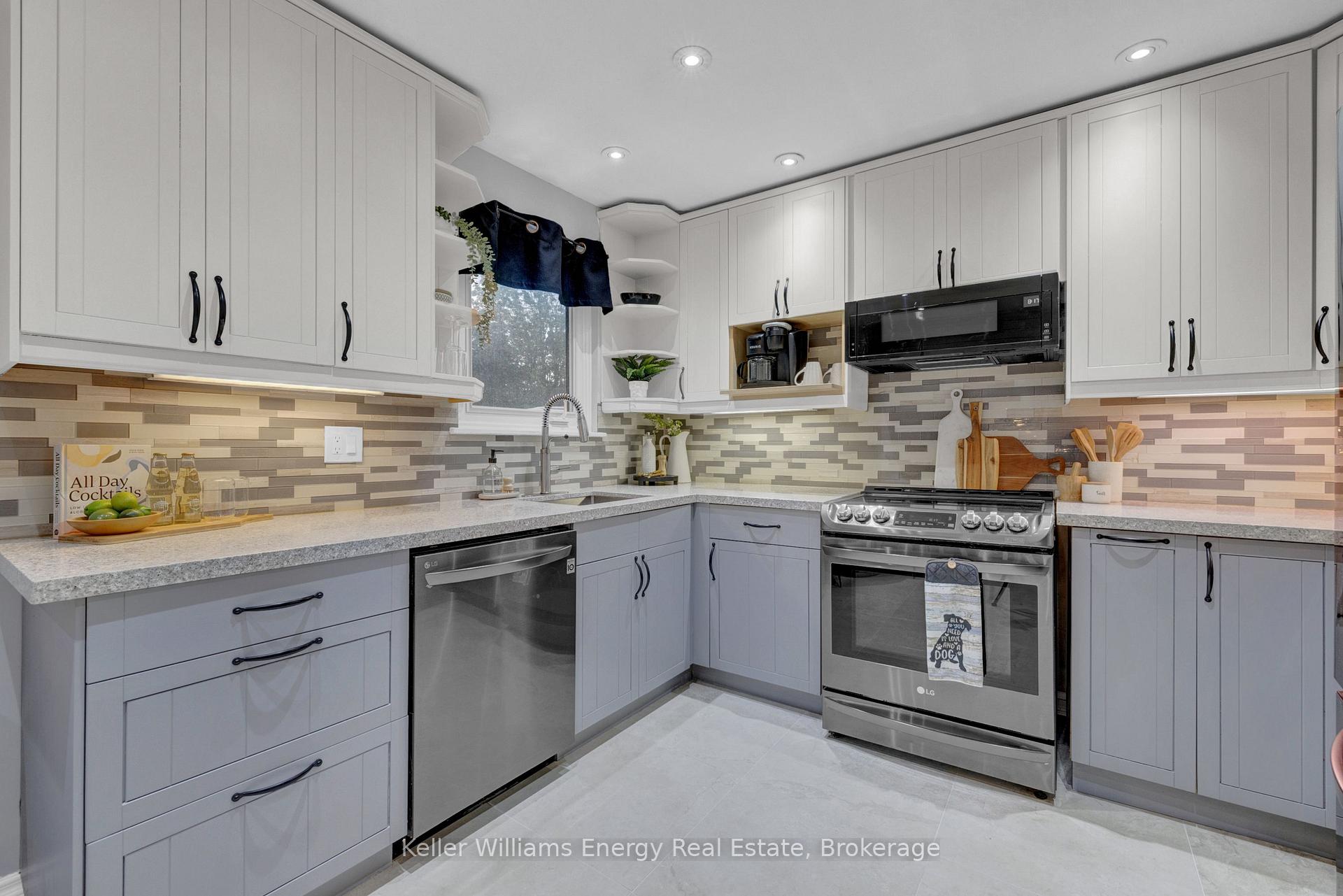 Photo 15 of 38 Spry Avenue, Clarington, Bowmanville — HOMEH