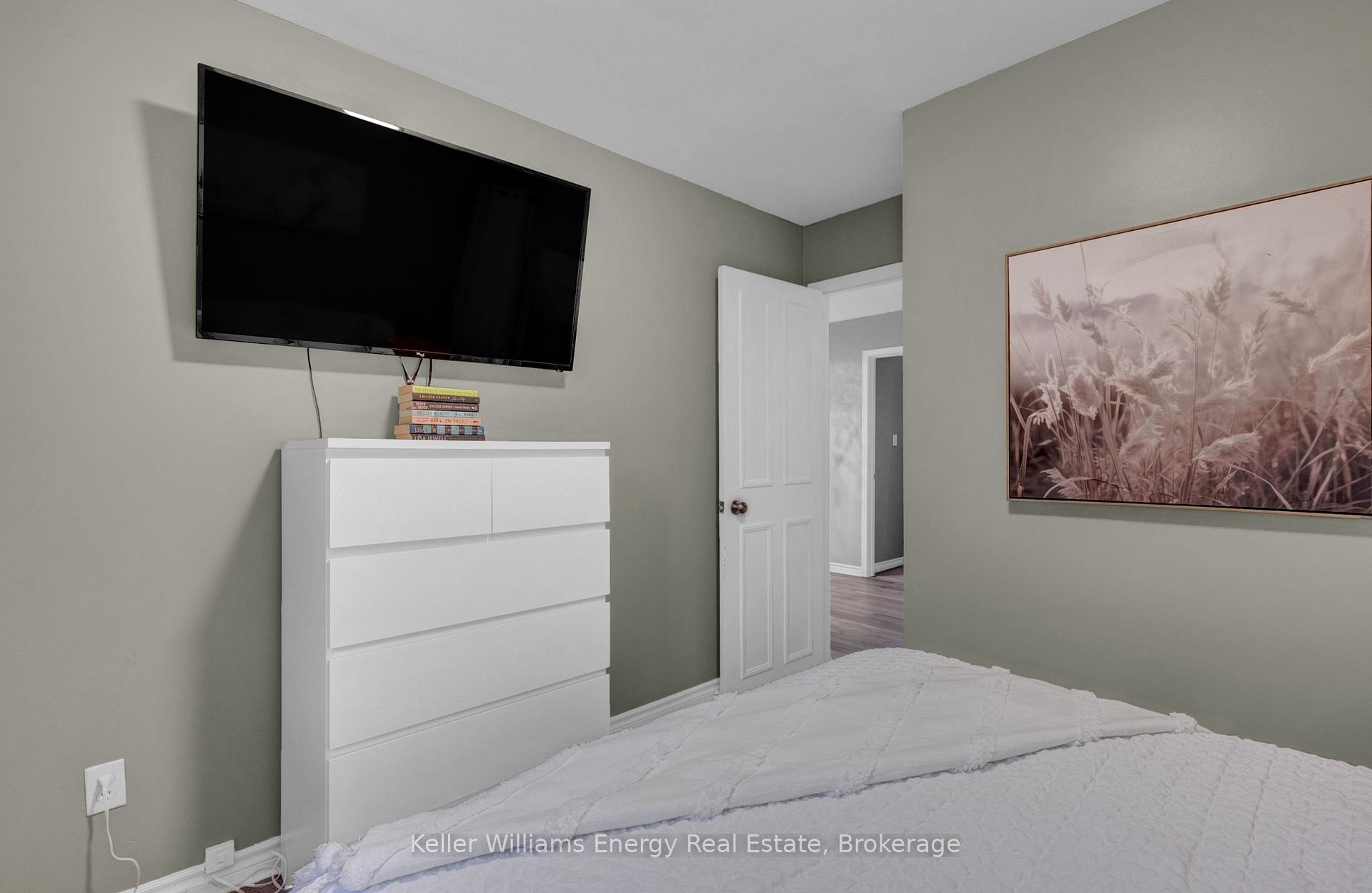 Photo 31 of 38 Spry Avenue, Clarington, Bowmanville — HOMEH