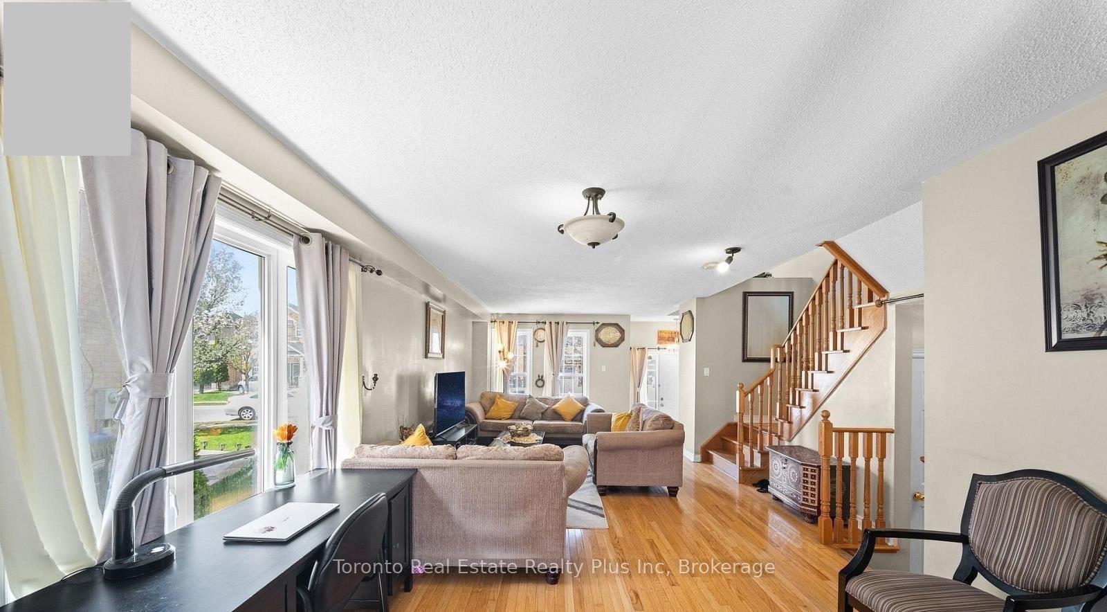 Photo 3 of 17 Calderstone Road, Brampton, Bram East — HOMEH
