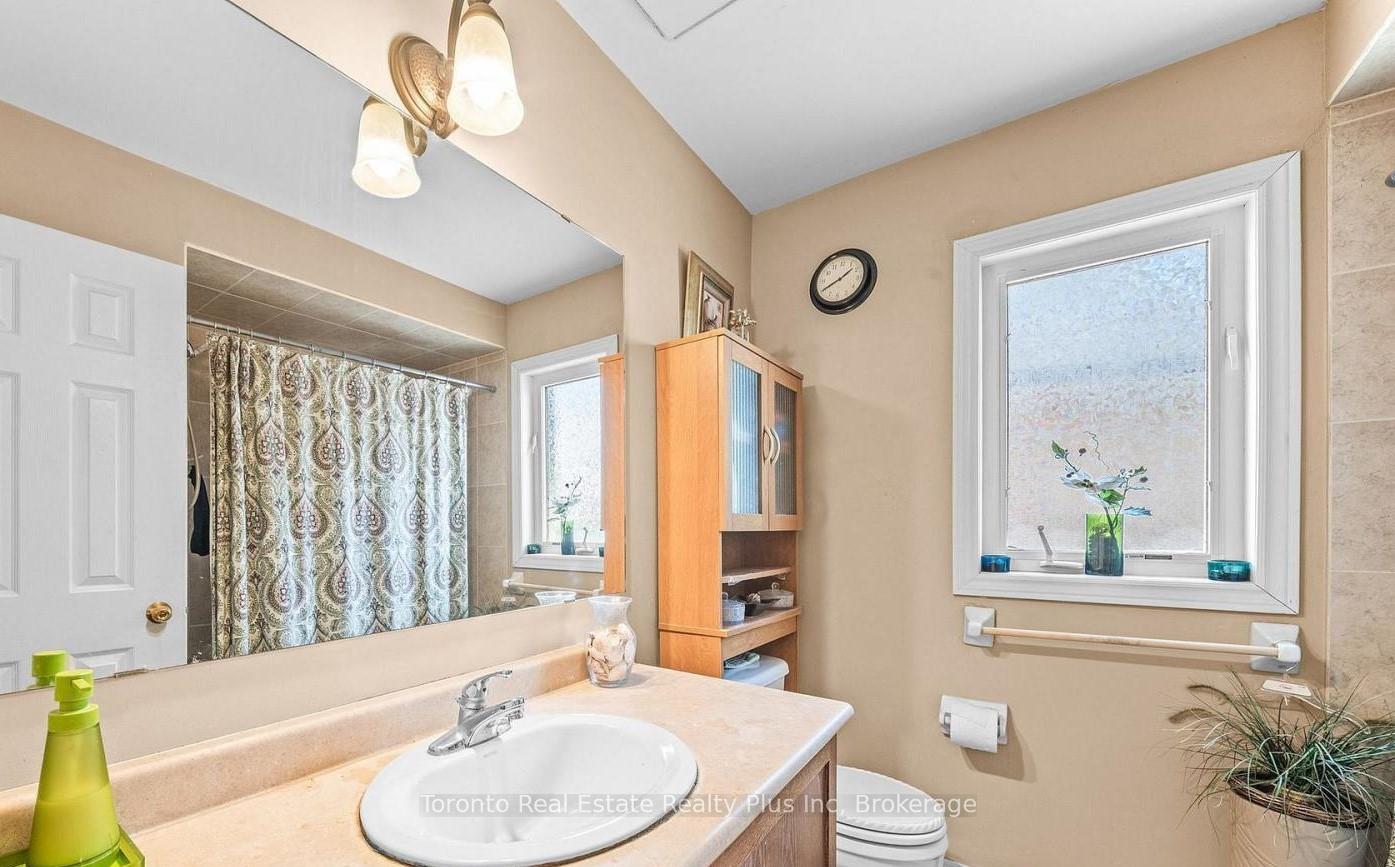 Photo 7 of 17 Calderstone Road, Brampton, Bram East — HOMEH