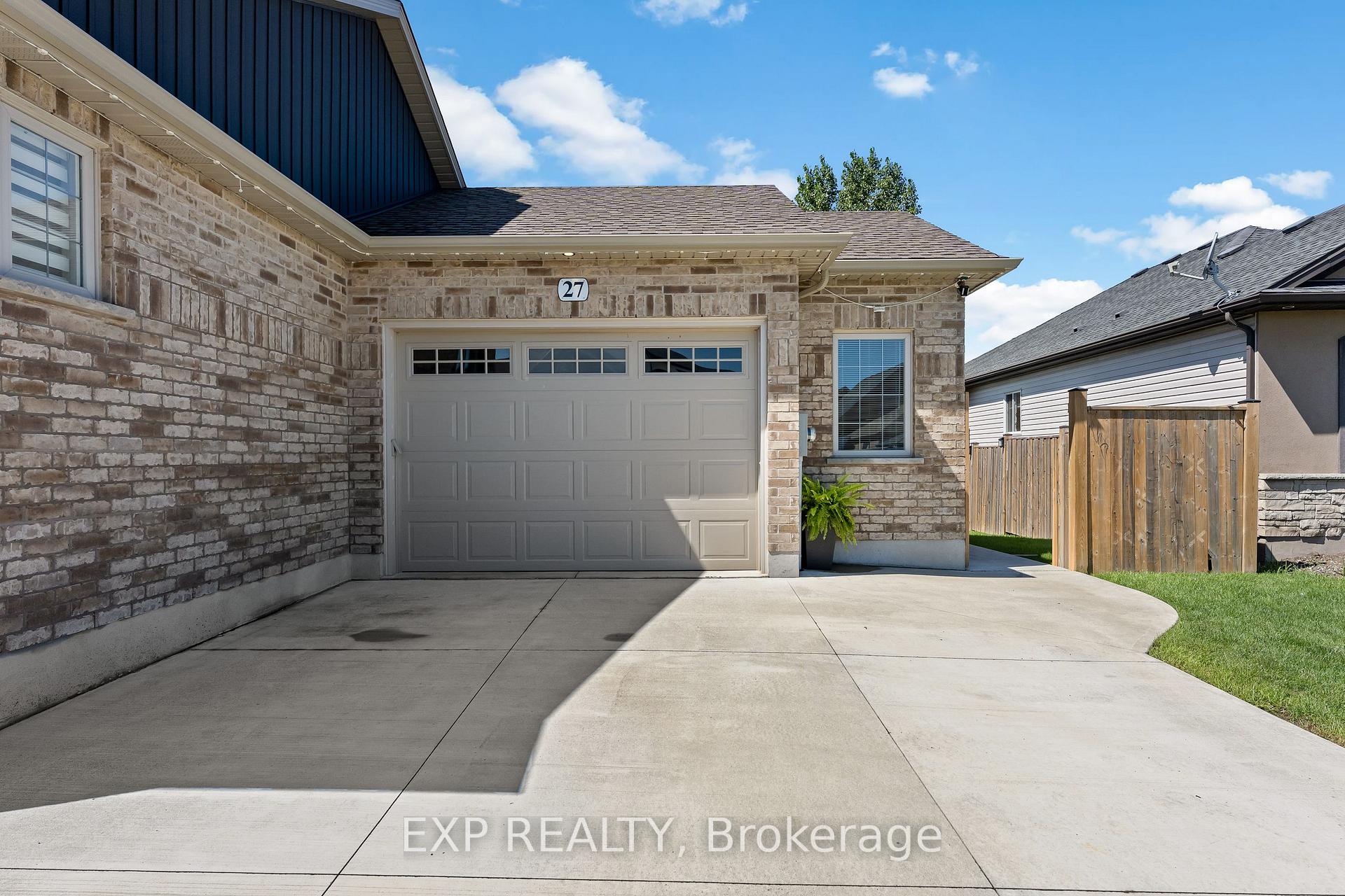 Photo 4 of 27 Corbin Street, St. Catharines, Oakdale — HOMEH