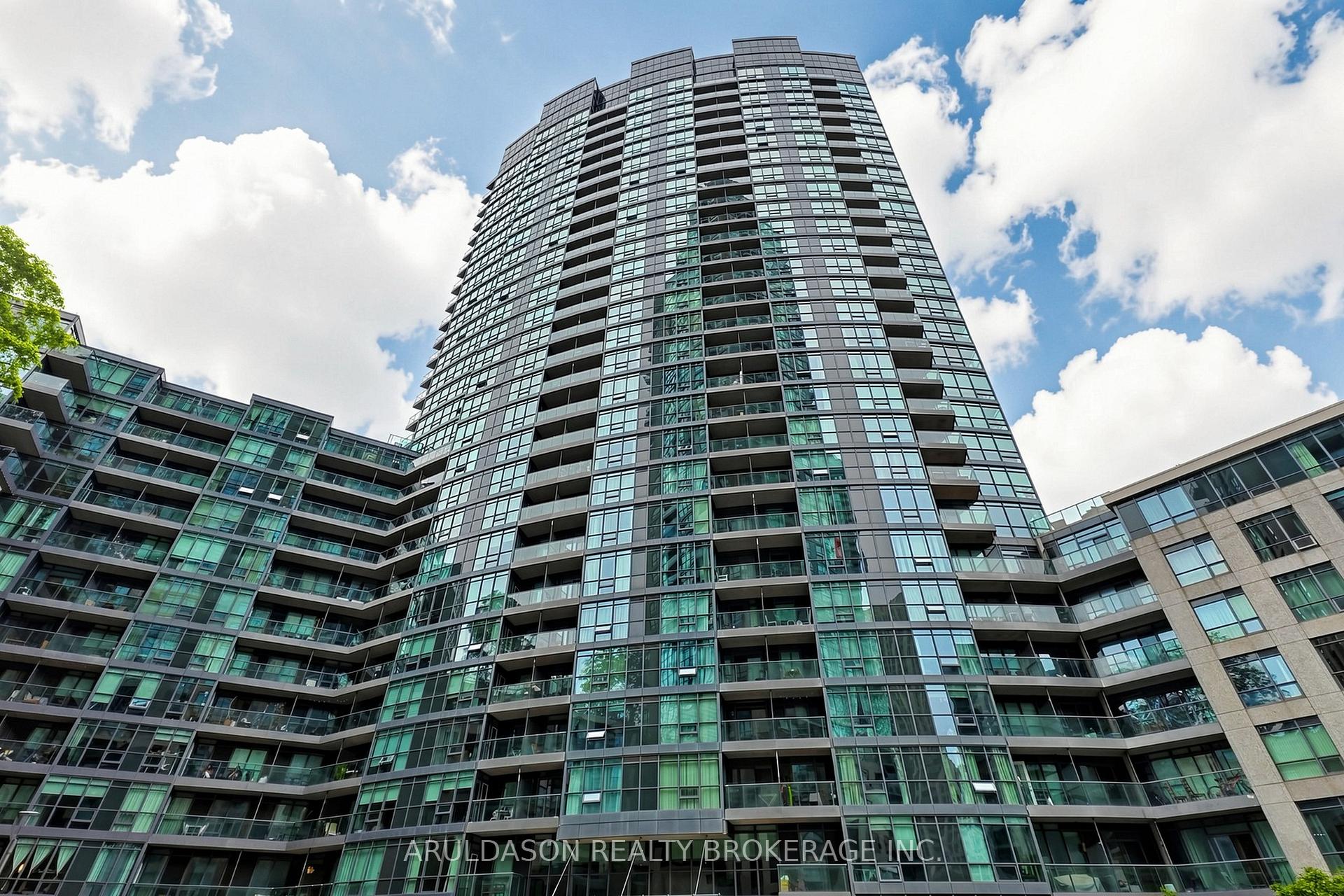 Photo 2 of Unit 2007, 231 Fort York Boulevard, Toronto, Niagara — HOMEH
