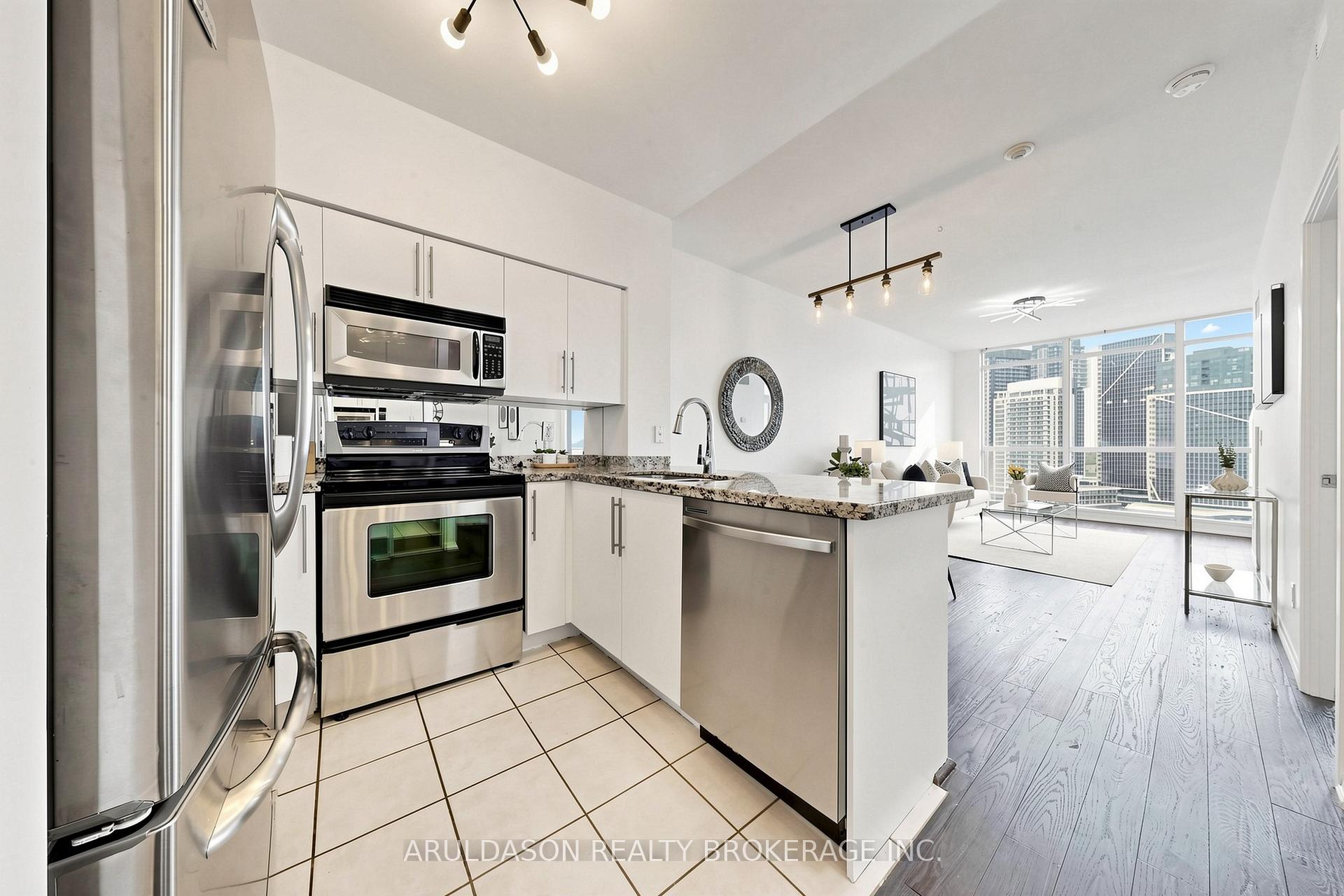Photo 4 of Unit 2007, 231 Fort York Boulevard, Toronto, Niagara — HOMEH