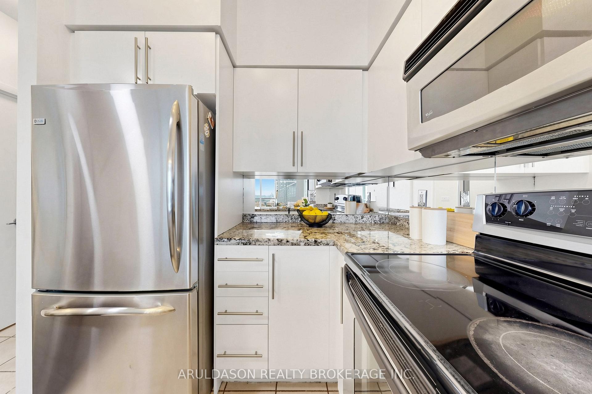 Photo 5 of Unit 2007, 231 Fort York Boulevard, Toronto, Niagara — HOMEH