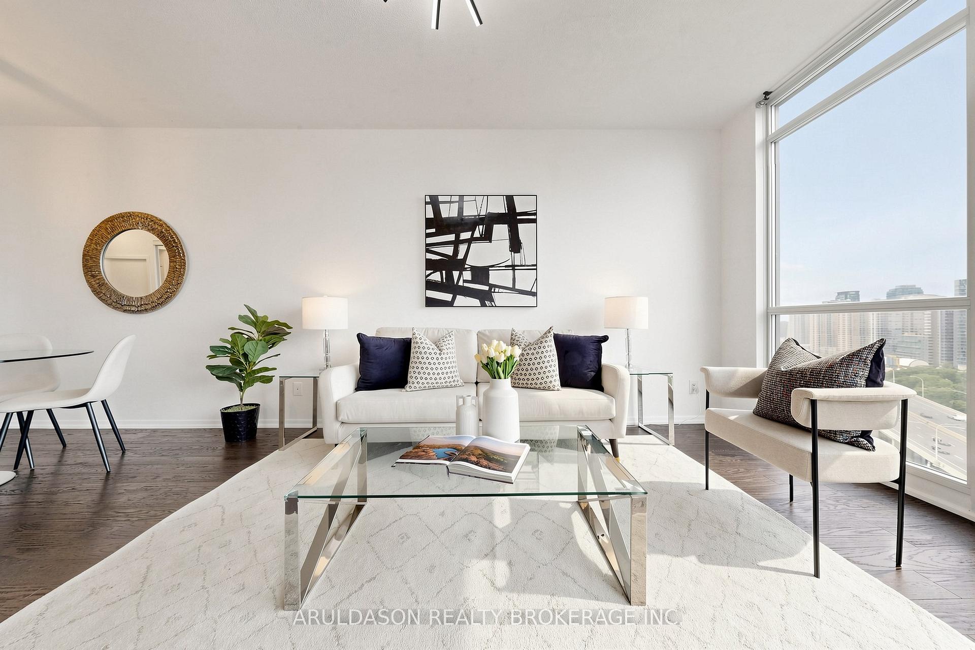 Photo 7 of Unit 2007, 231 Fort York Boulevard, Toronto, Niagara — HOMEH