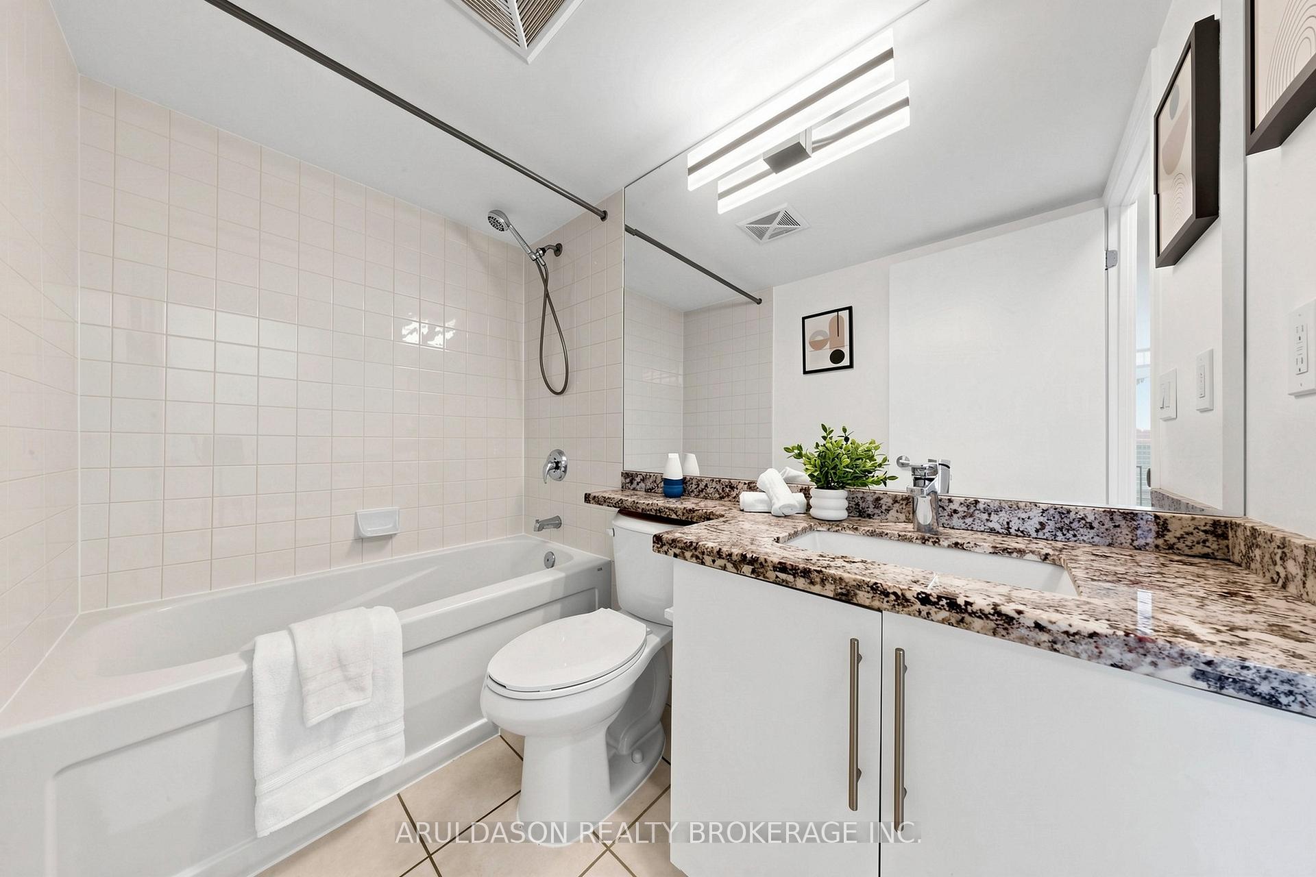 Photo 10 of Unit 2007, 231 Fort York Boulevard, Toronto, Niagara — HOMEH