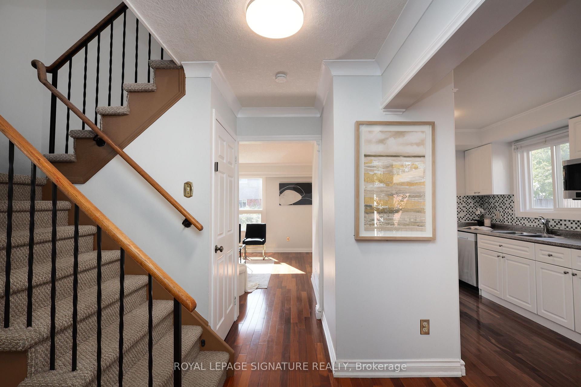 Photo 4 of 37 Oleander Crescent, Brampton, Heart Lake East — HOMEH