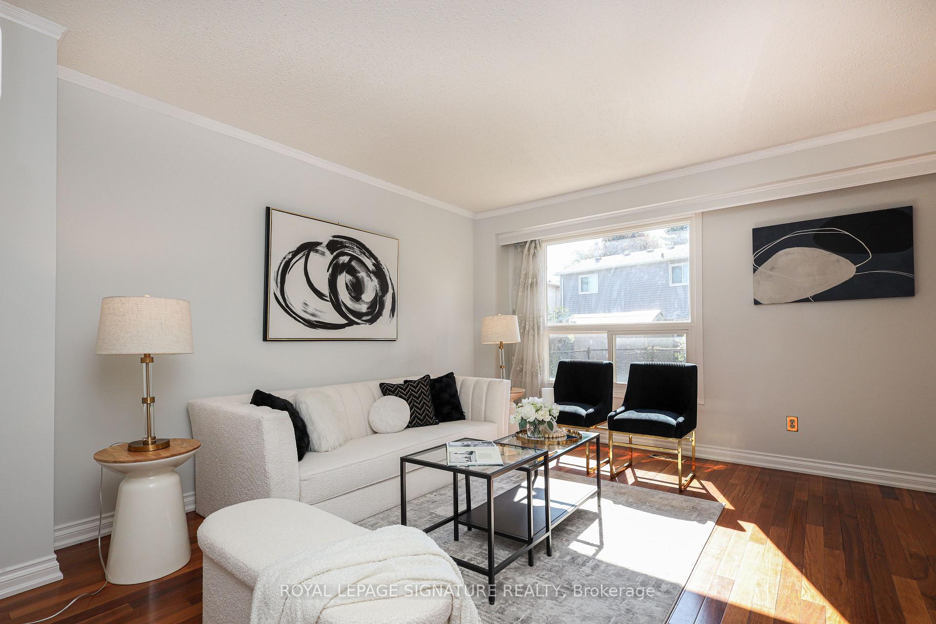 Photo 7 of 37 Oleander Crescent, Brampton, Heart Lake East — HOMEH
