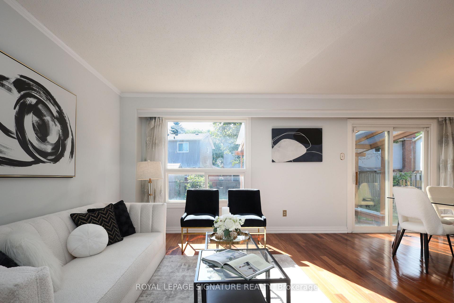 Photo 8 of 37 Oleander Crescent, Brampton, Heart Lake East — HOMEH