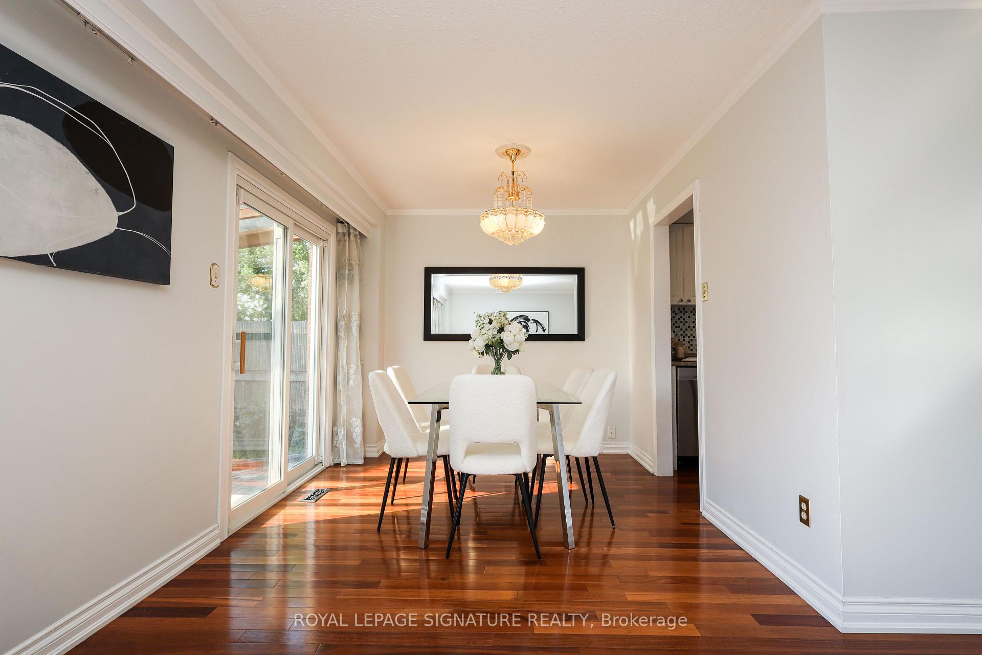 Photo 11 of 37 Oleander Crescent, Brampton, Heart Lake East — HOMEH