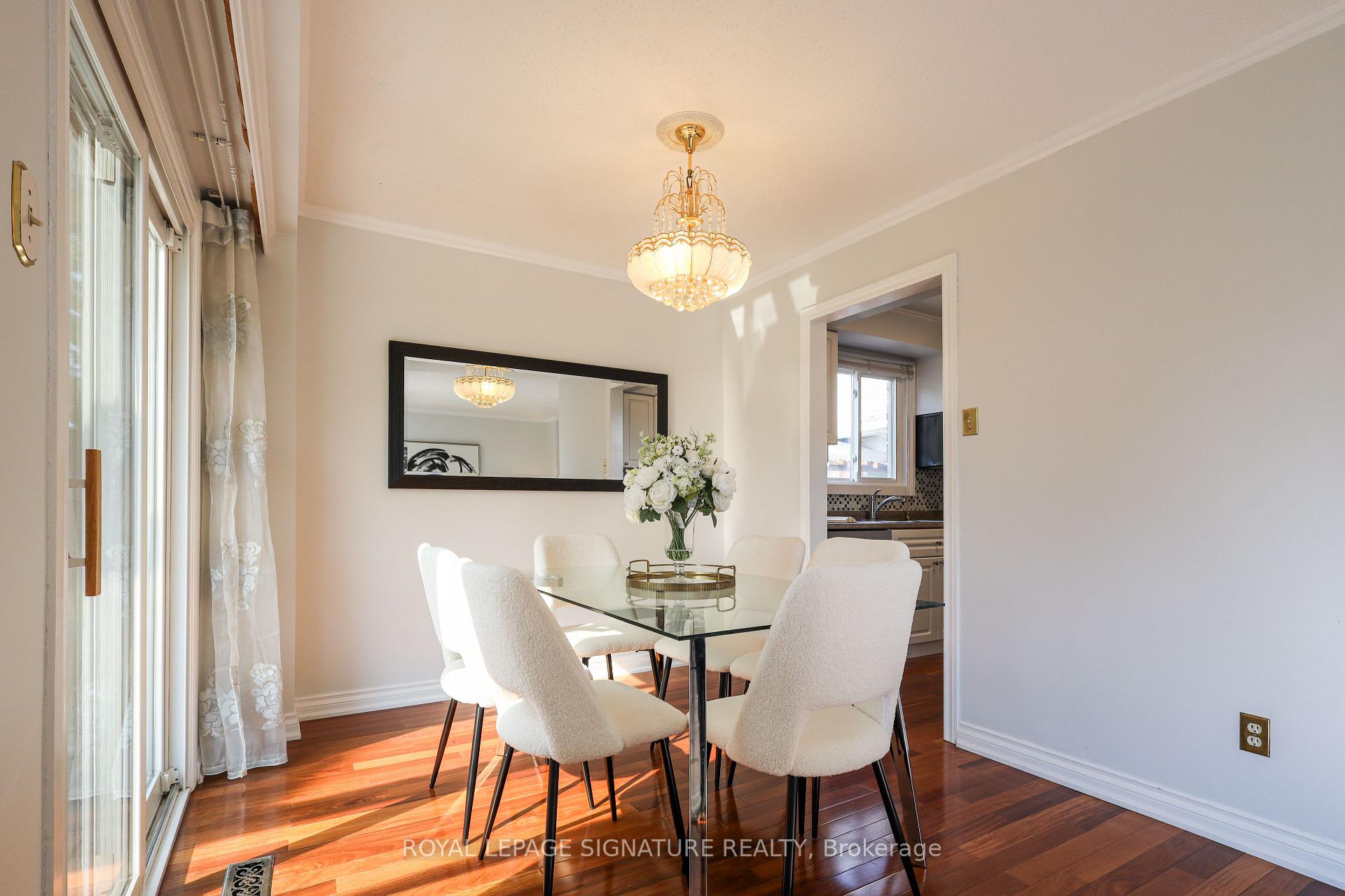 Photo 12 of 37 Oleander Crescent, Brampton, Heart Lake East — HOMEH
