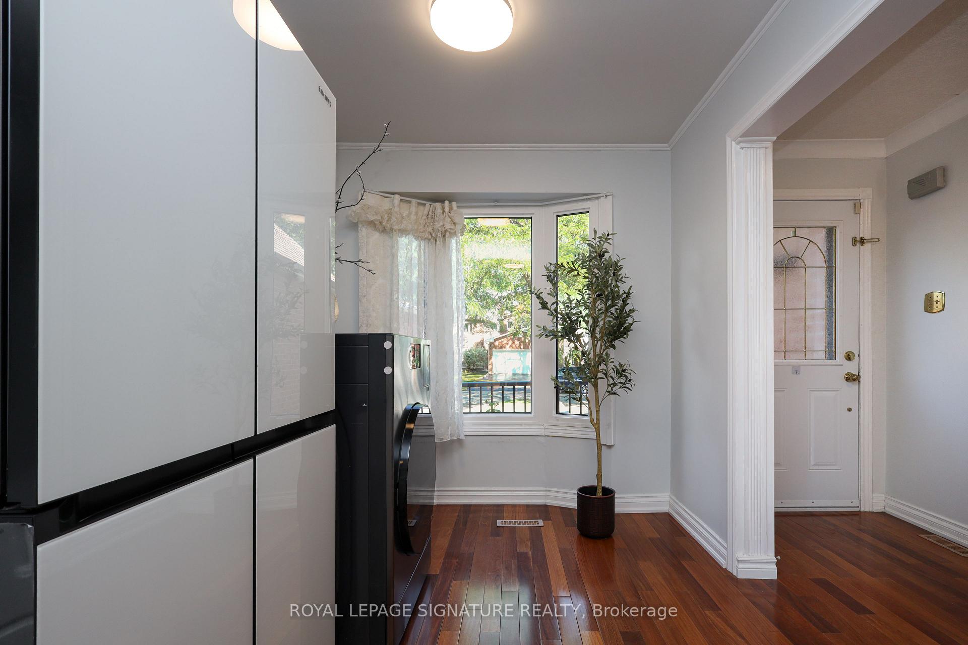 Photo 18 of 37 Oleander Crescent, Brampton, Heart Lake East — HOMEH