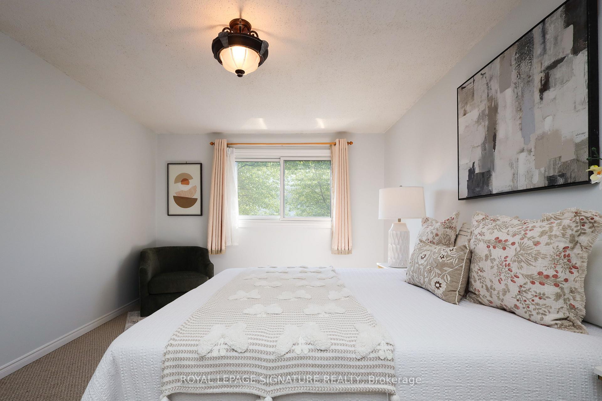 Photo 29 of 37 Oleander Crescent, Brampton, Heart Lake East — HOMEH