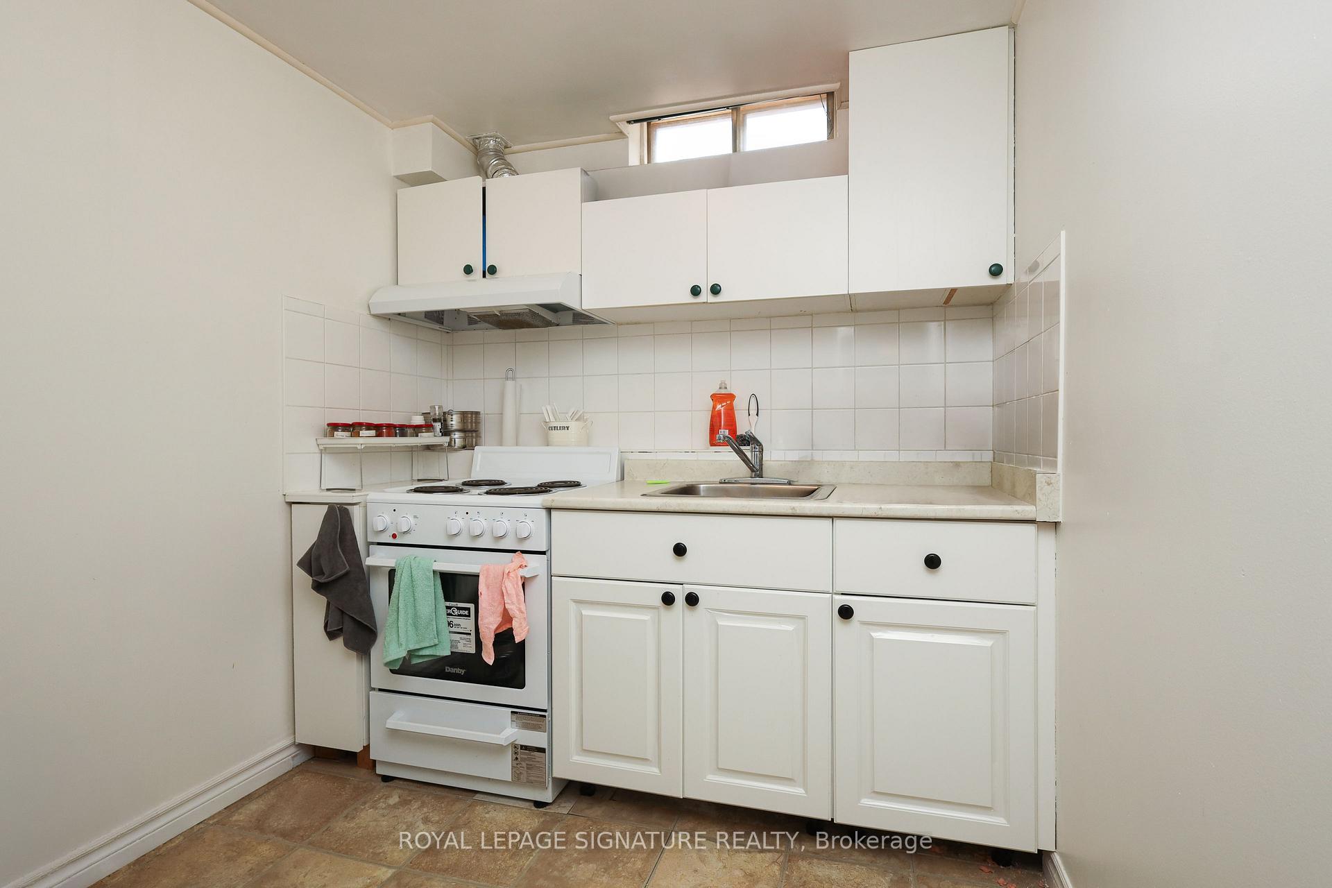 Photo 45 of 37 Oleander Crescent, Brampton, Heart Lake East — HOMEH