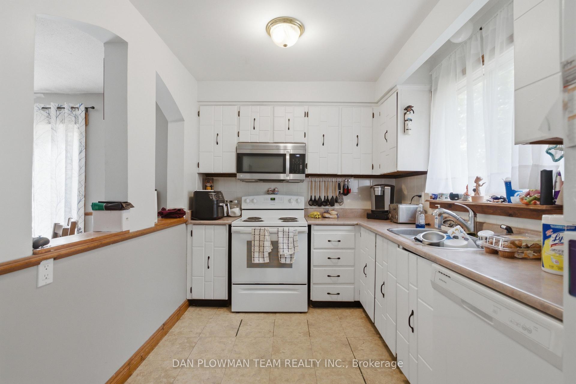 Photo 7 of 21 Doreen Crescent, Clarington, Bowmanville — HOMEH